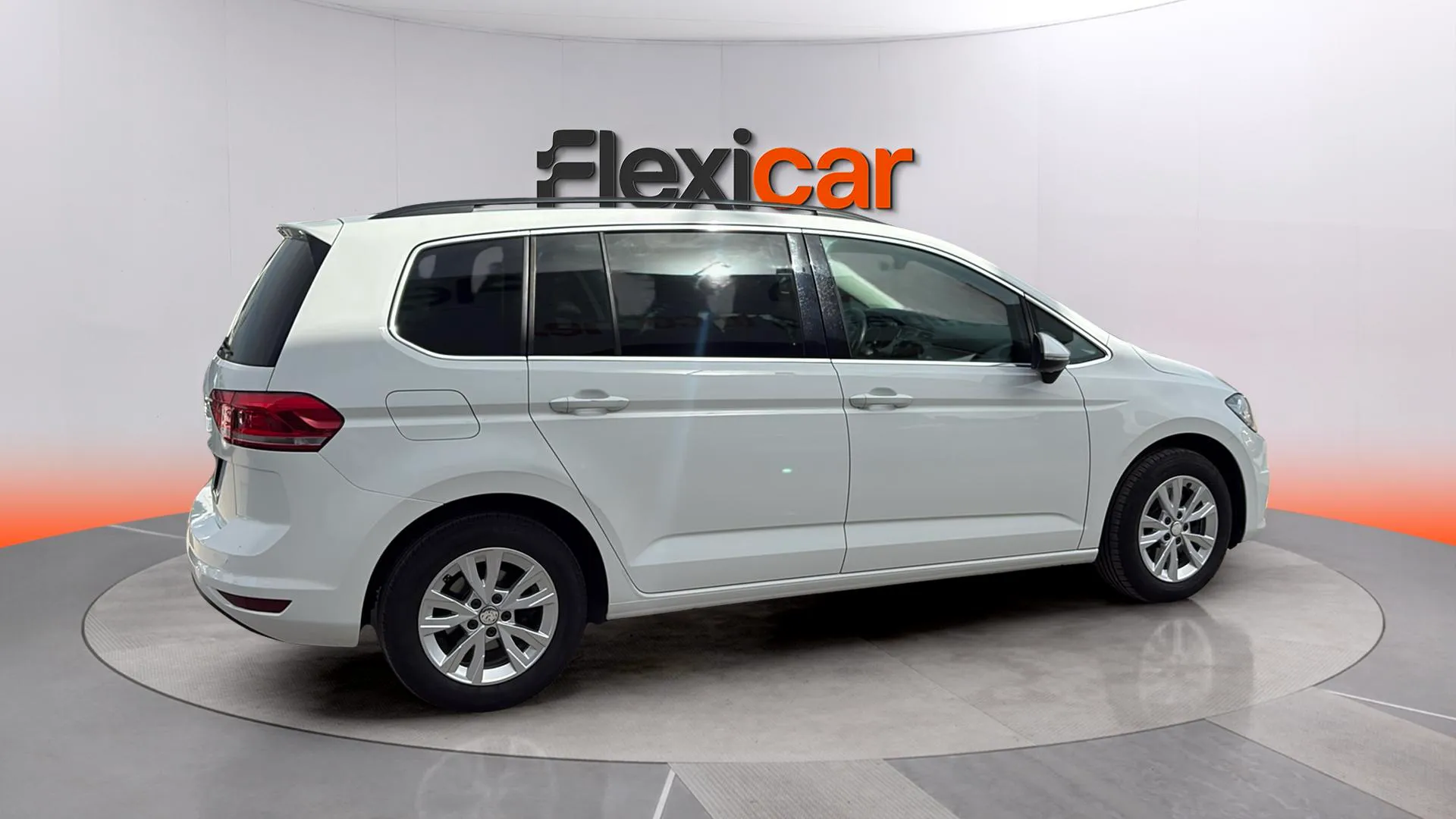 Volkswagen Touran Advance 1.6 TDI DSG - foto 10