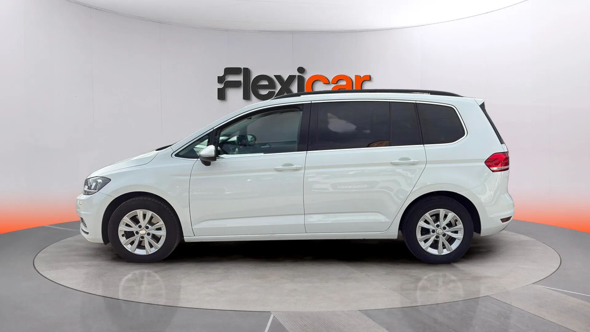 Volkswagen Touran Advance 1.6 TDI DSG - foto 5