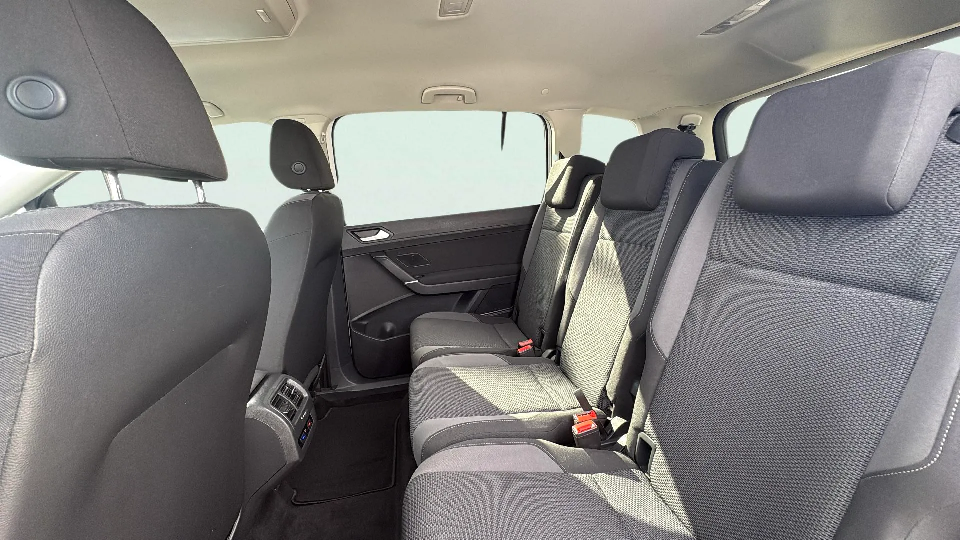 Volkswagen Touran Advance 1.6 TDI DSG - foto 15