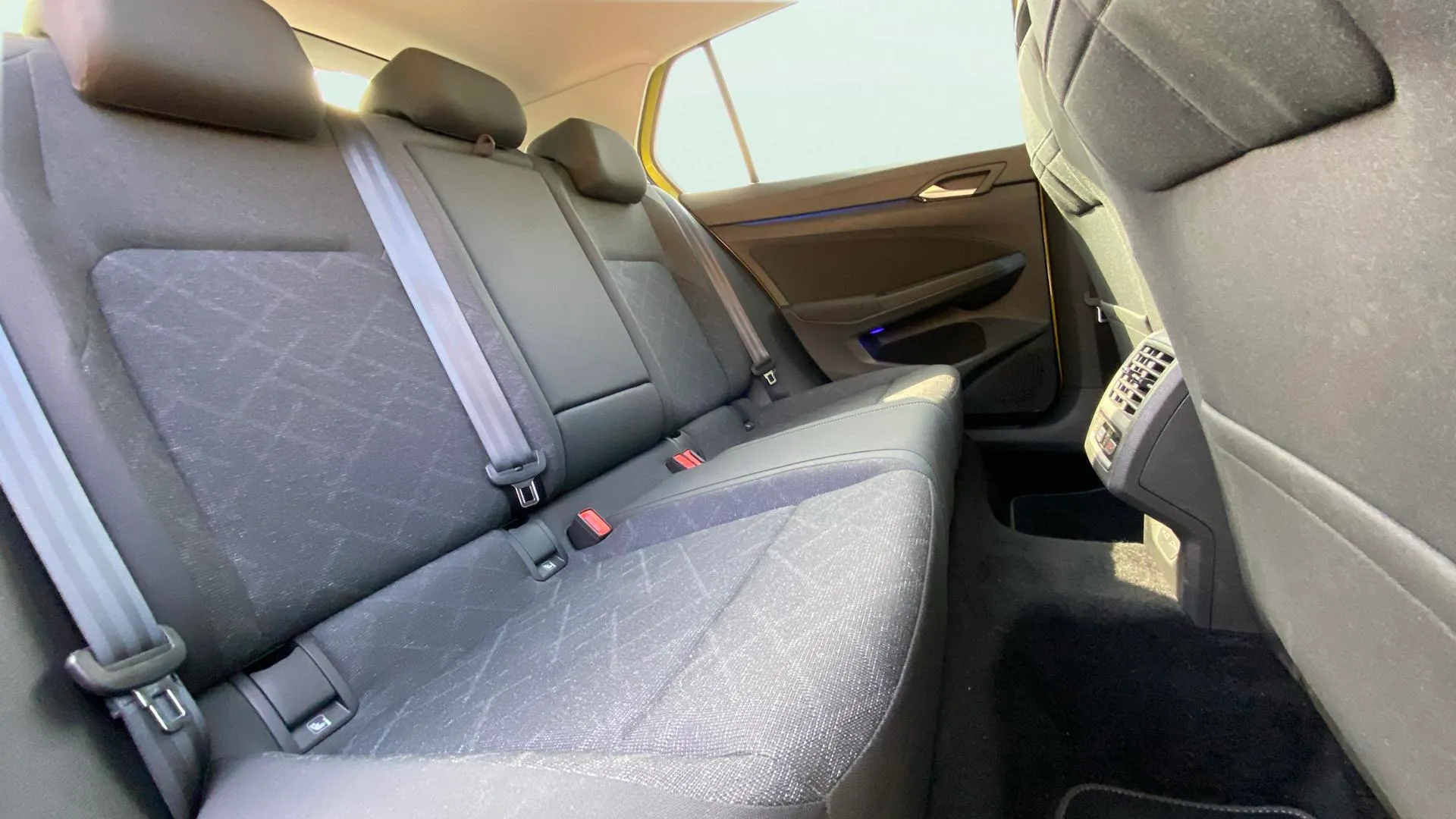 Volkswagen Golf 2.0 TDI - foto 14