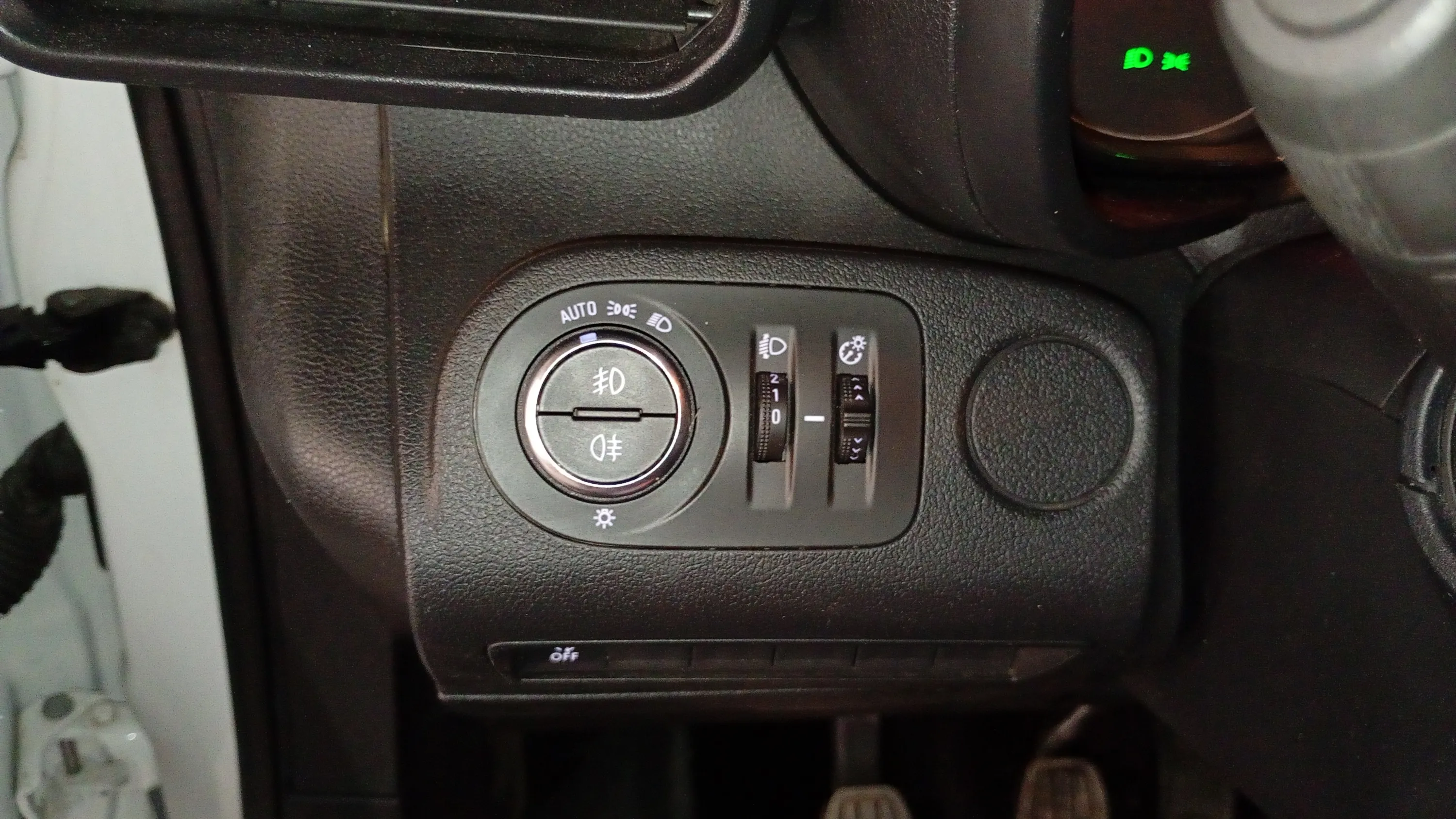 Opel Combo 1.5 TD Edition Plus XL - foto 17