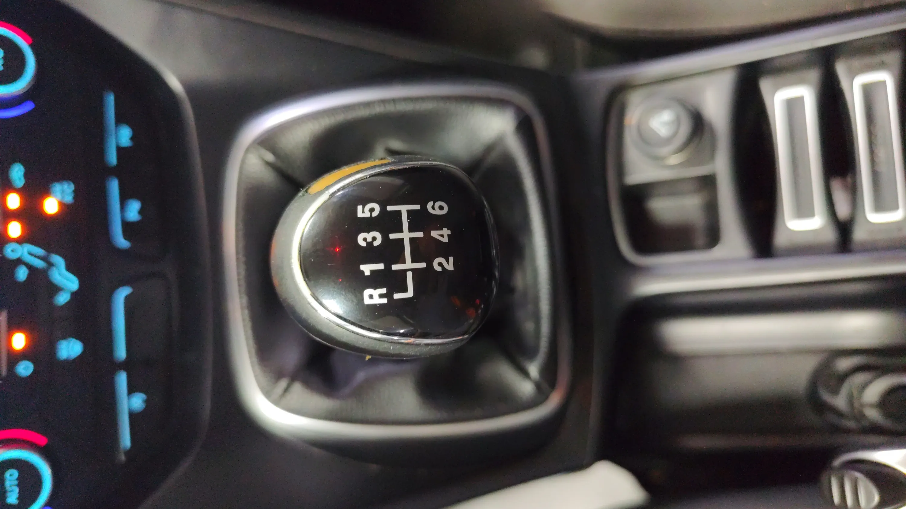 Ford C-Max 1.0 EcoBoost Titanium - foto 10