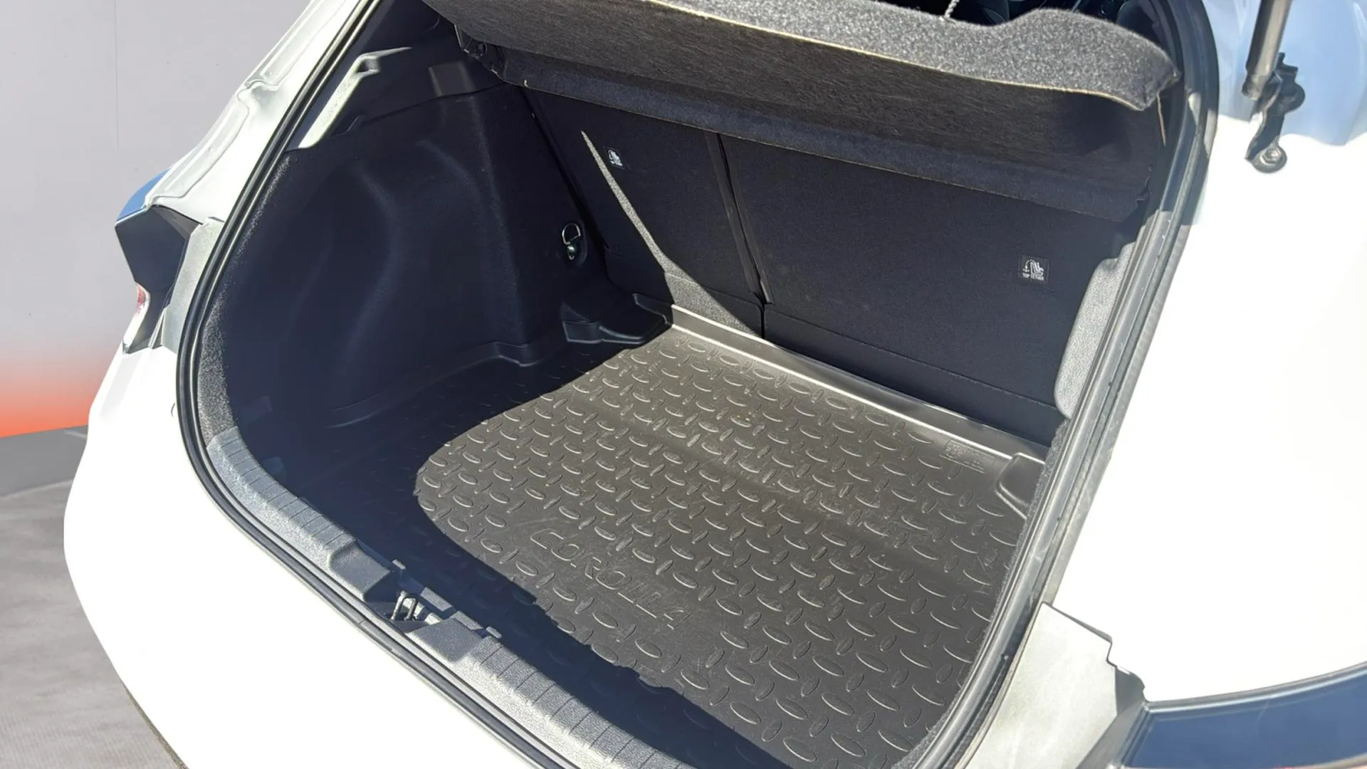 Toyota Corolla 140H Active Plus - foto 22