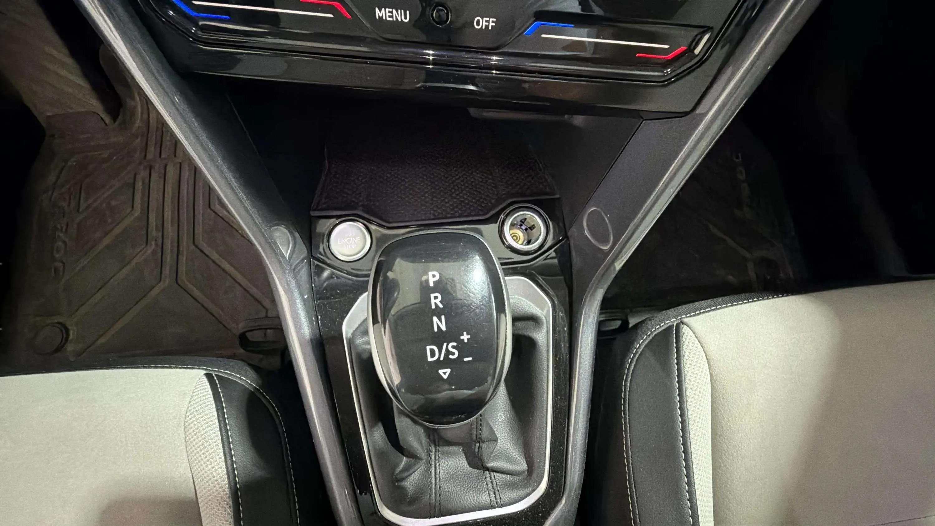 Volkswagen T-Roc Dark 2.0 TDI DSG - foto 21