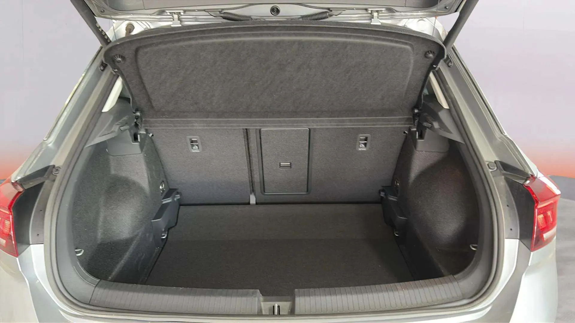 Volkswagen T-Roc Dark 2.0 TDI DSG - foto 11