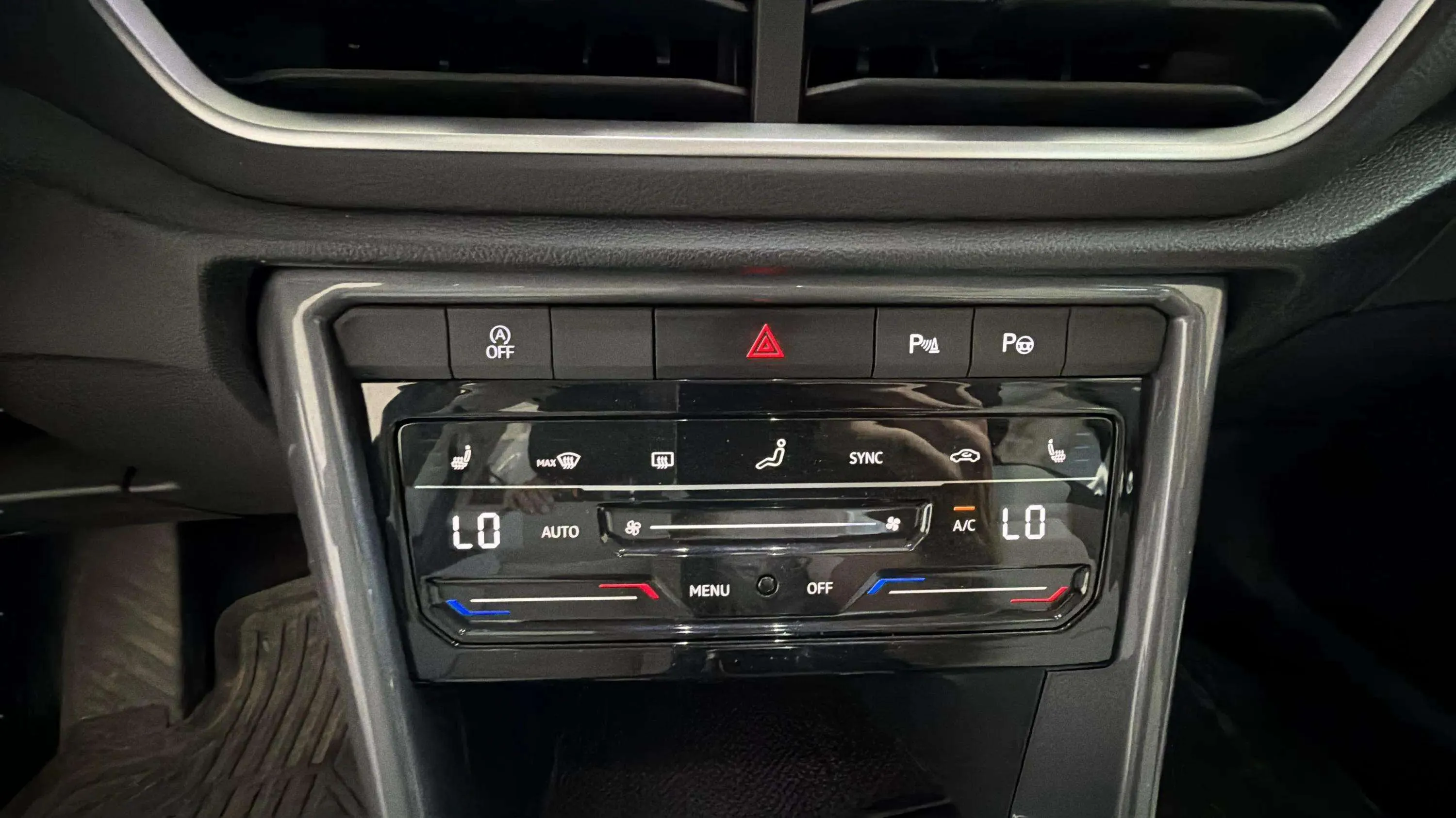Volkswagen T-Roc Dark 2.0 TDI DSG - foto 20