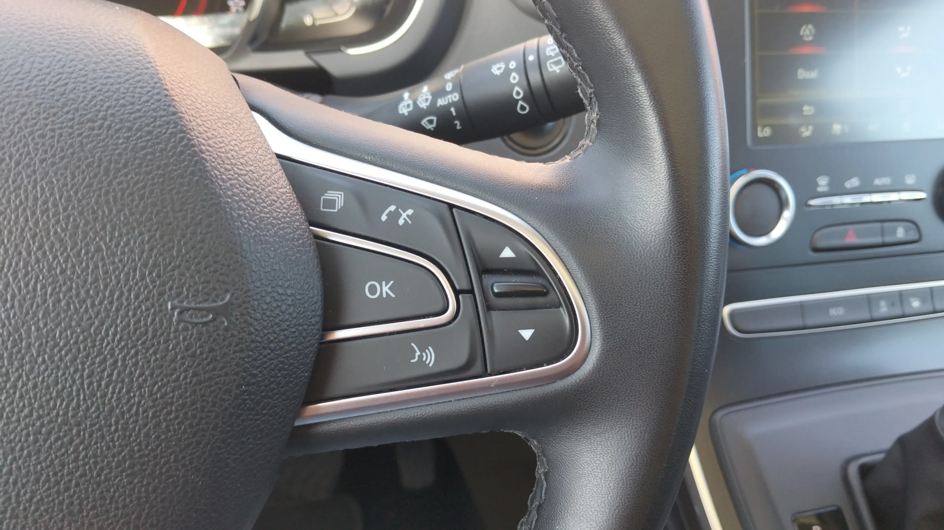 Renault Grand Scénic Zen GPF TCe EDC 18 - foto 21