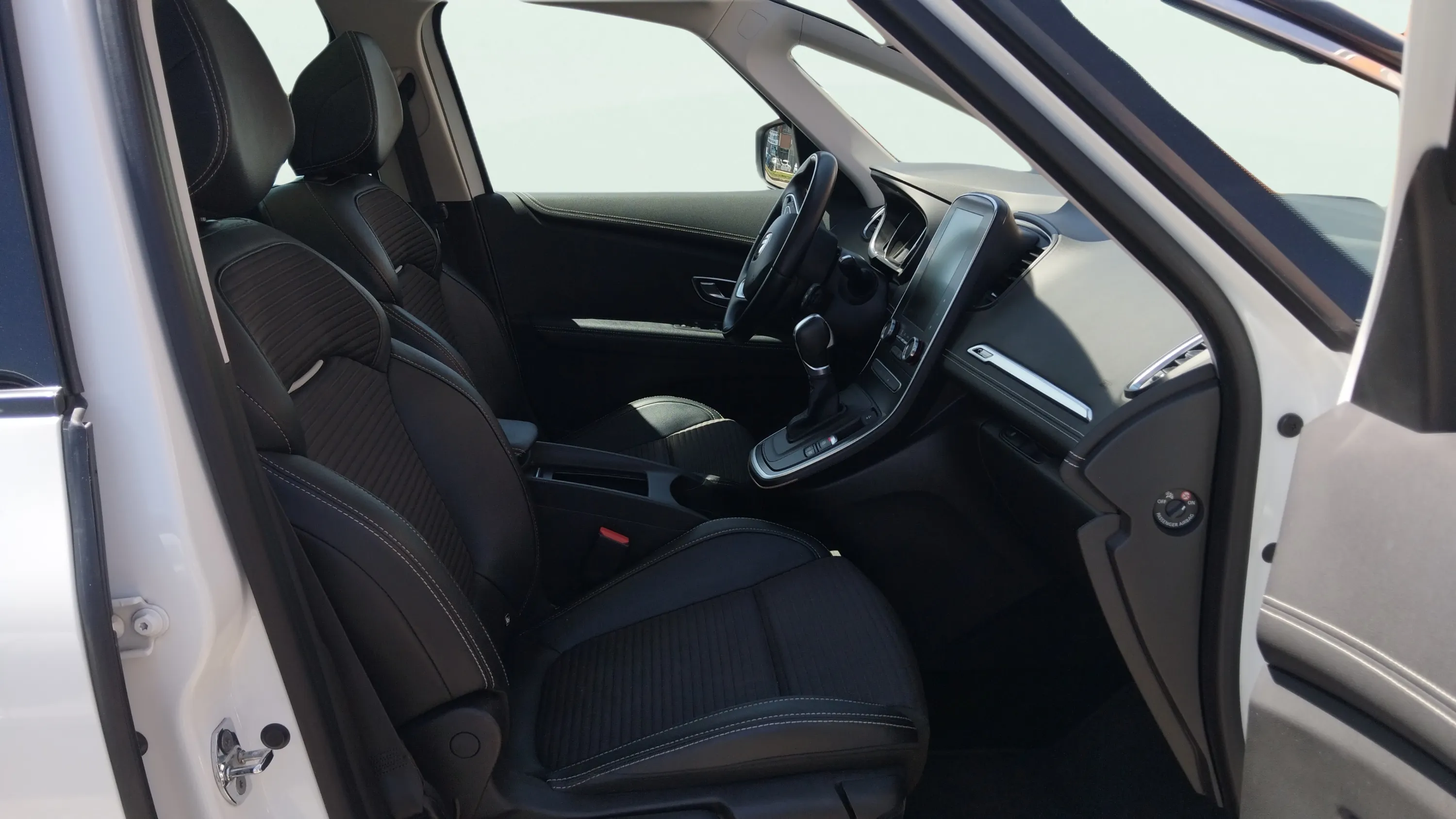Renault Grand Scénic Zen GPF TCe EDC 18 - foto 11