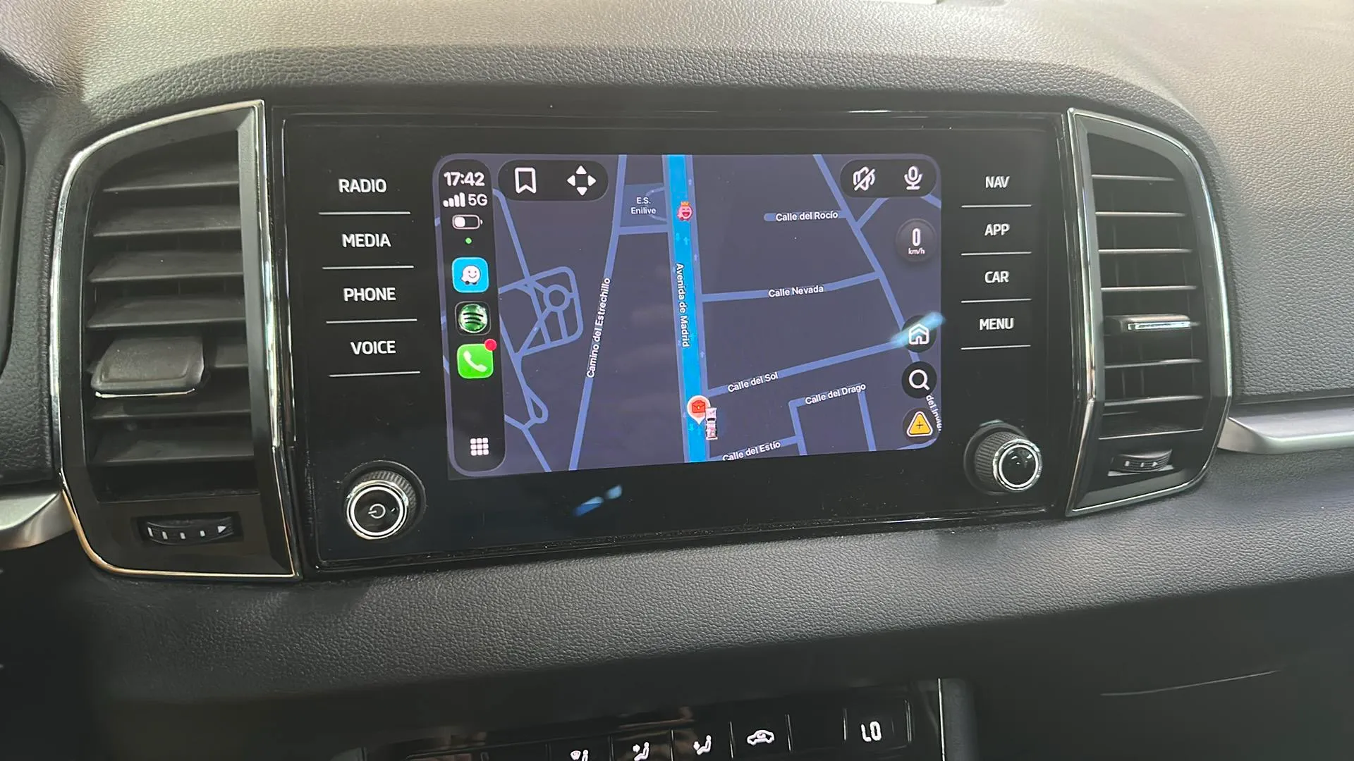 Škoda Karoq 2.0 TDI DSG 4x4 Ambition - foto 21