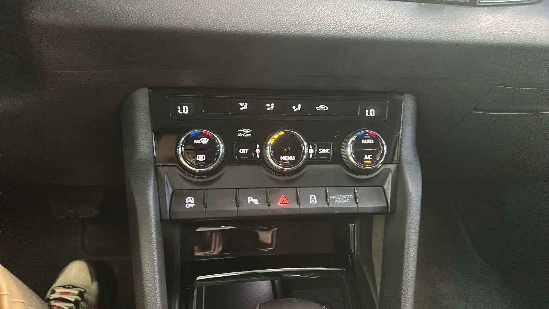 Škoda Karoq 2.0 TDI DSG 4x4 Ambition - foto 19