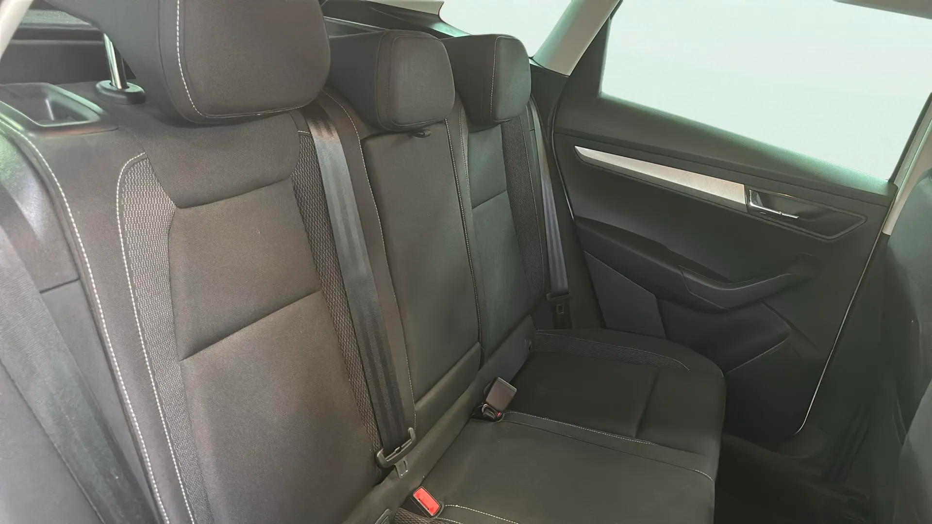 Škoda Karoq 2.0 TDI DSG 4x4 Ambition - foto 10