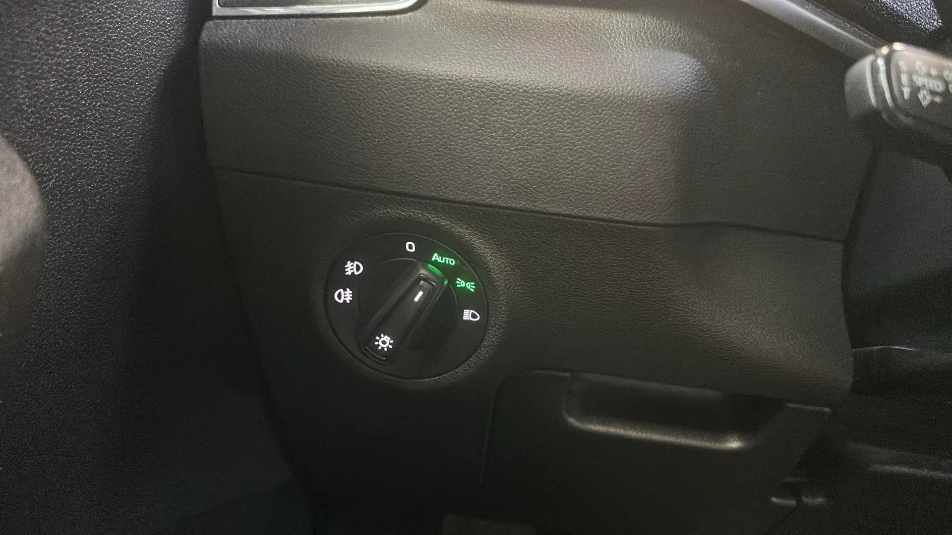 Škoda Karoq 2.0 TDI DSG 4x4 Ambition - foto 14