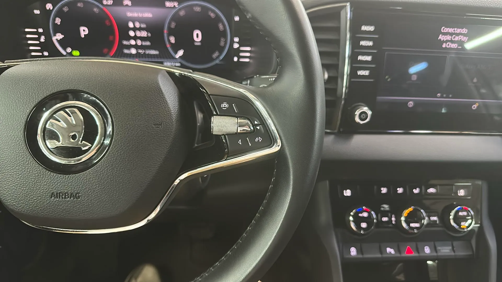 Škoda Karoq 2.0 TDI DSG 4x4 Ambition - foto 16