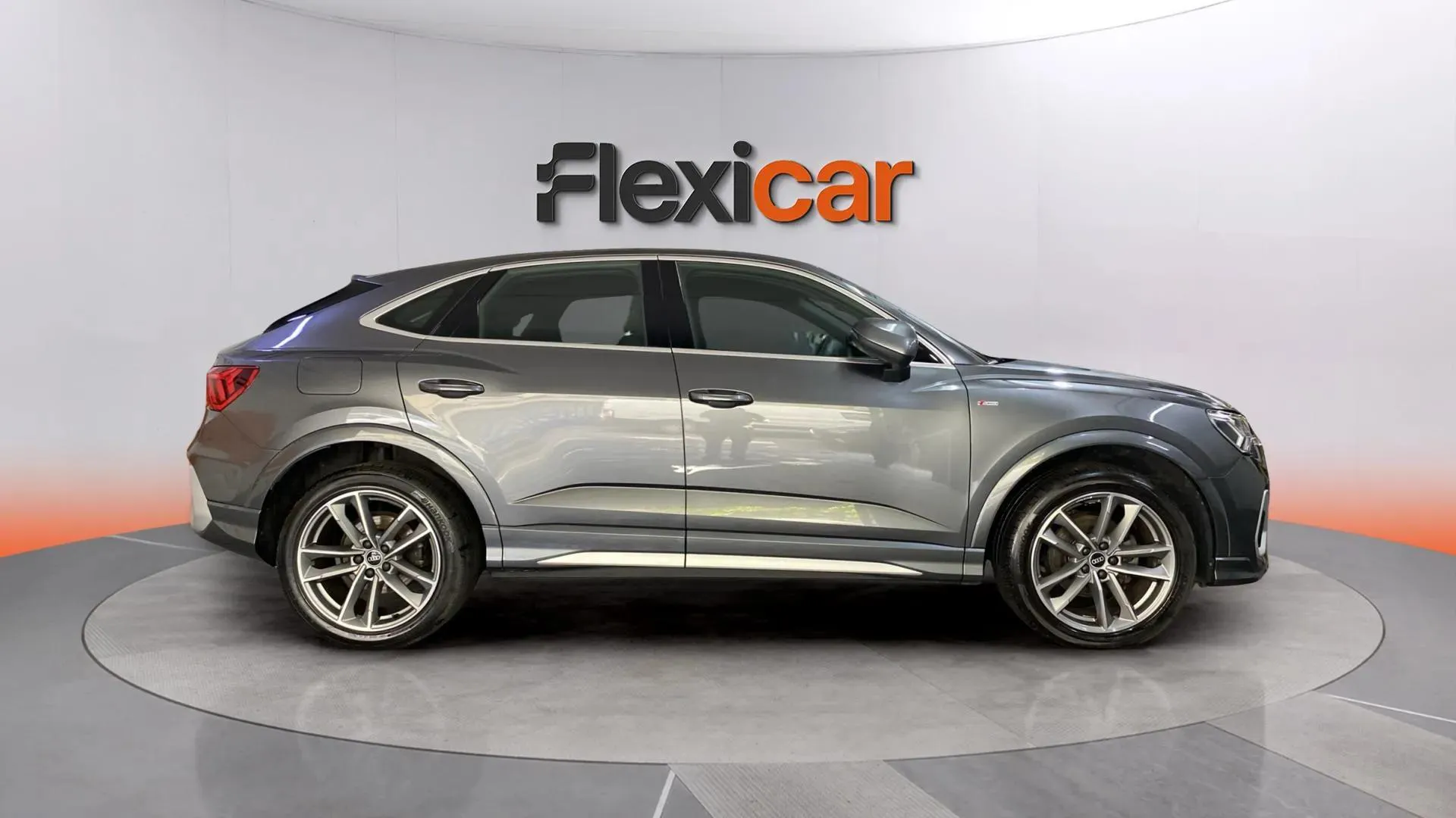 Audi Q3 S line 35 TDI S tronic - foto 5