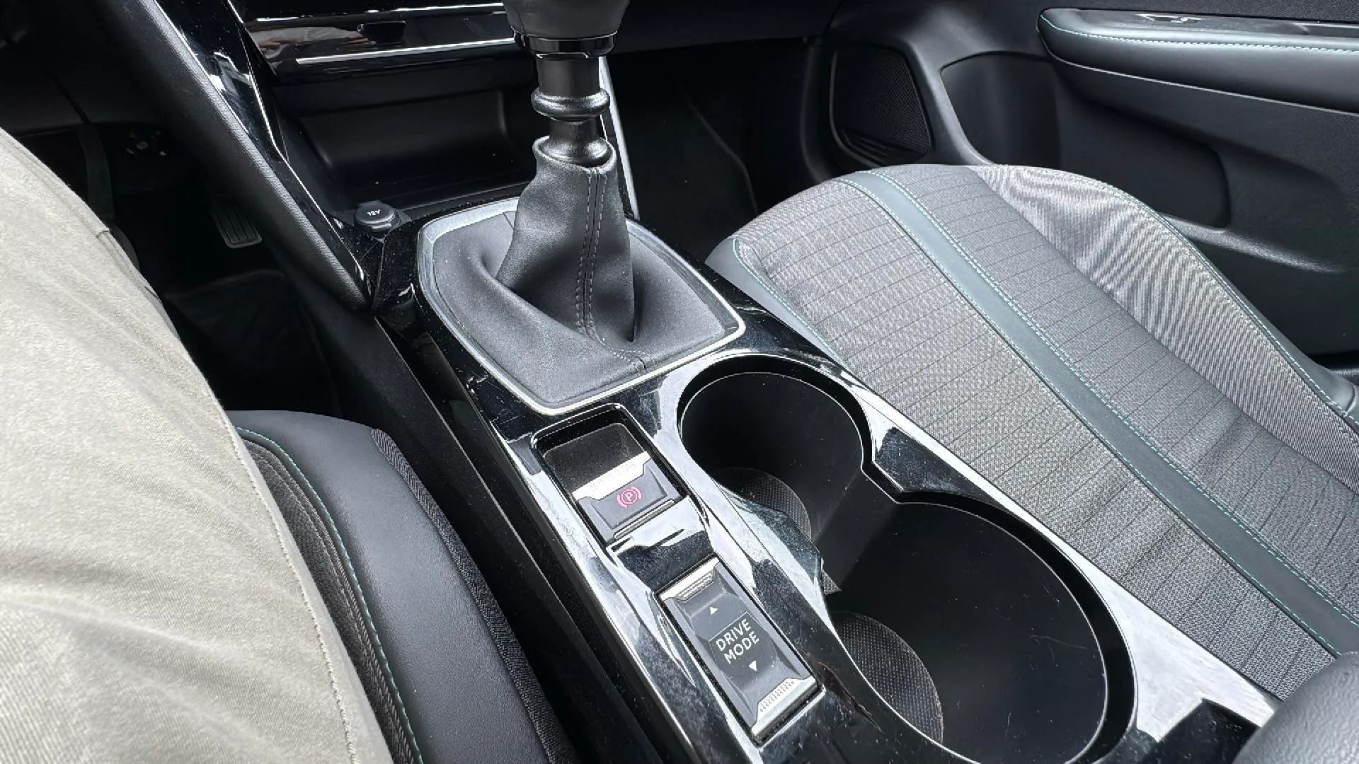 Peugeot 208 PureTech Allure Pack - foto 23