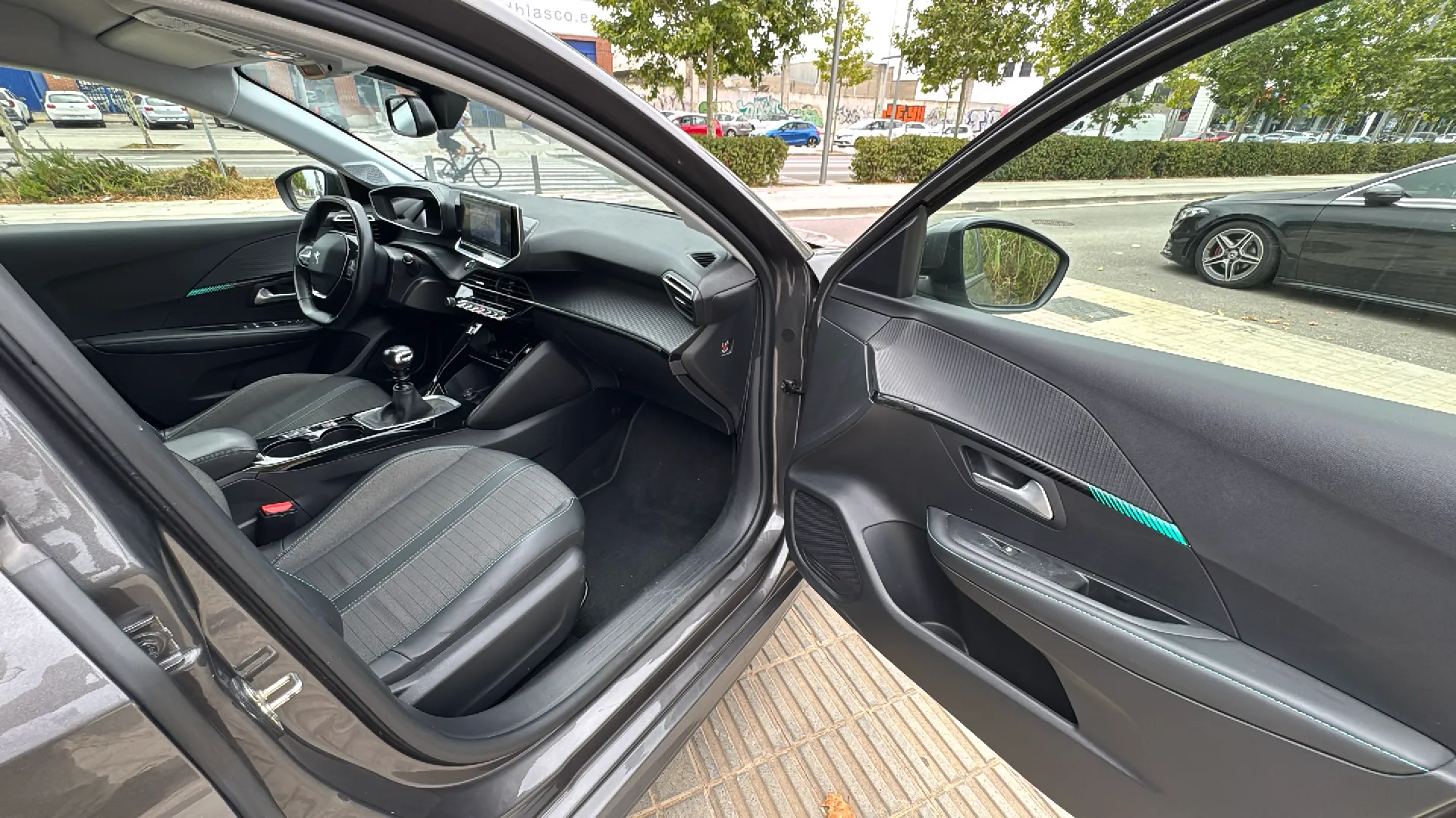 Peugeot 208 PureTech Allure Pack - foto 15
