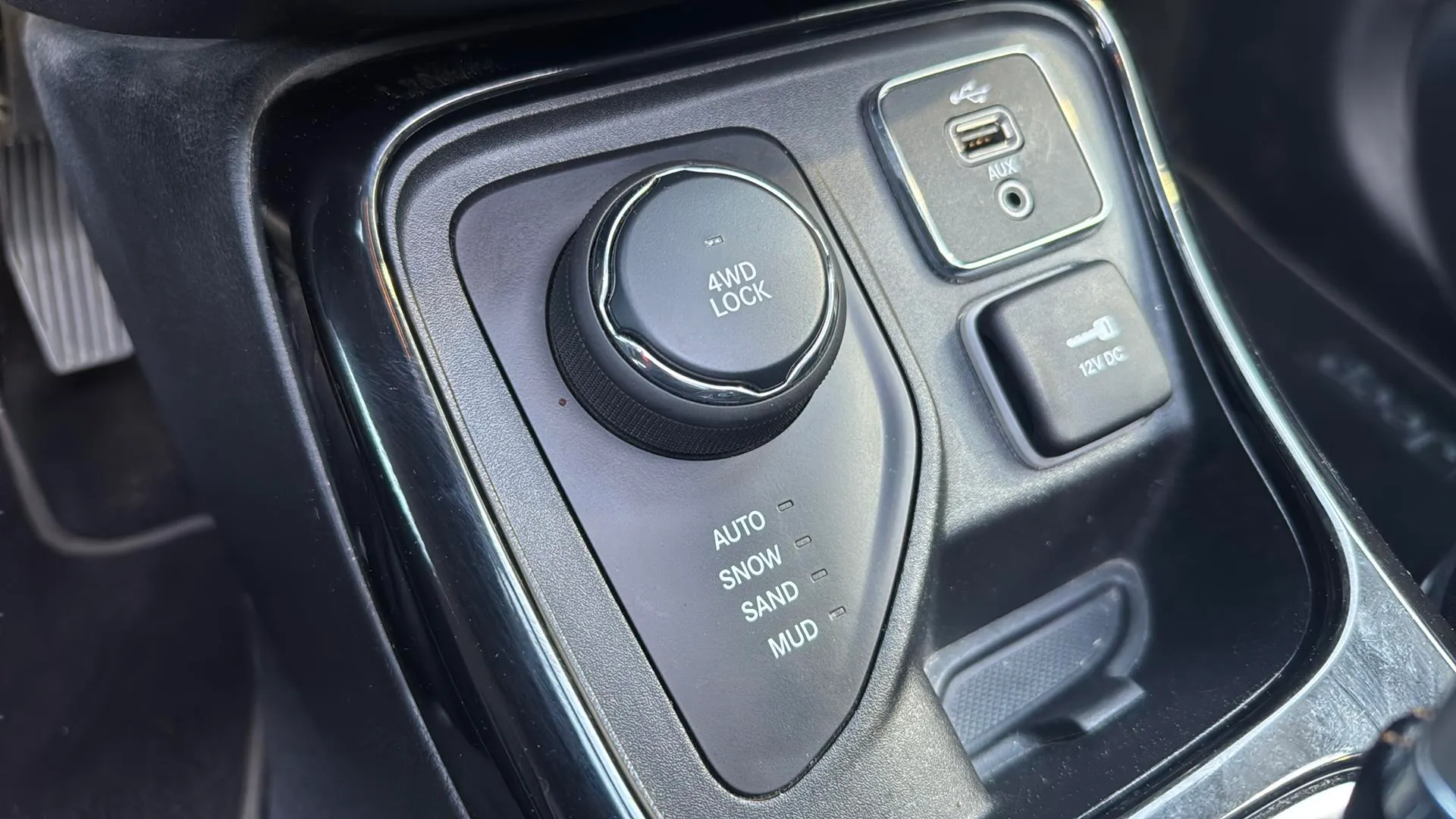 Jeep Compass 1.4 Mair Limited 4x4 AD - foto 17