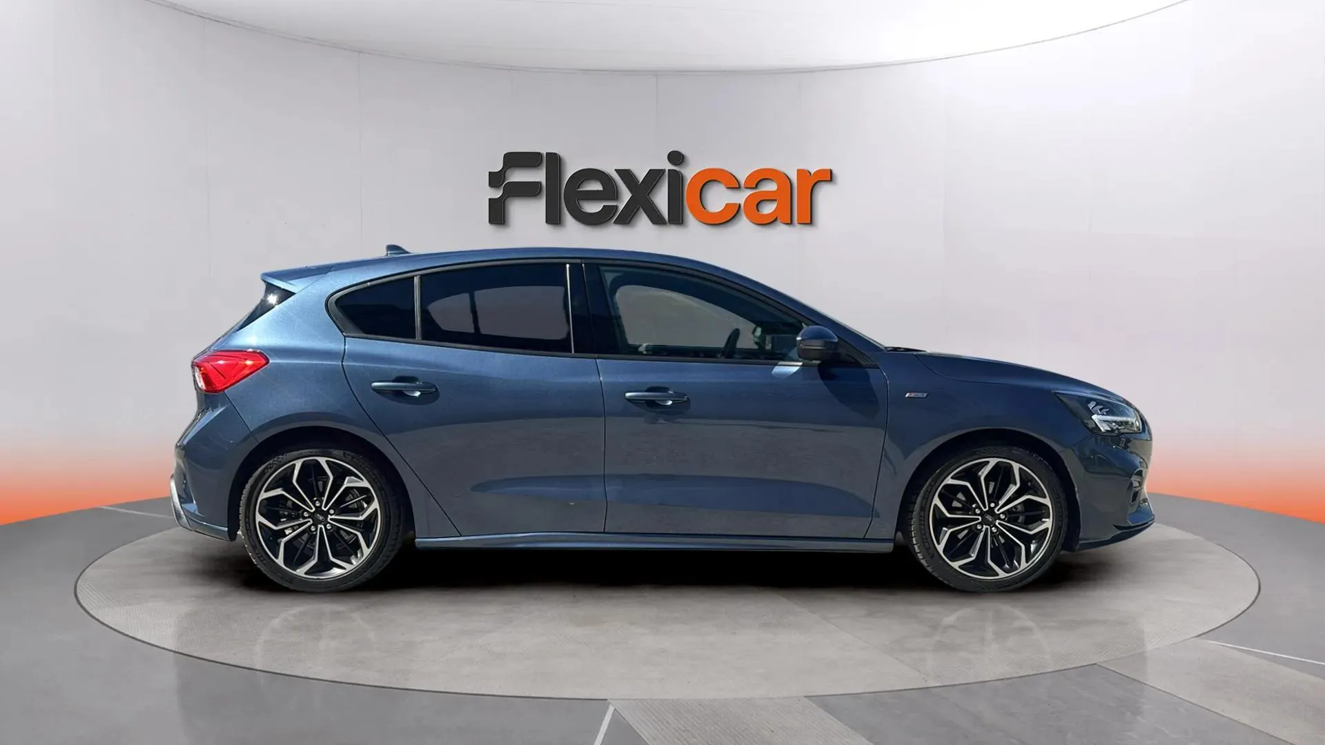 Ford Focus 1.0 EcoBoost ST-Line - foto 8