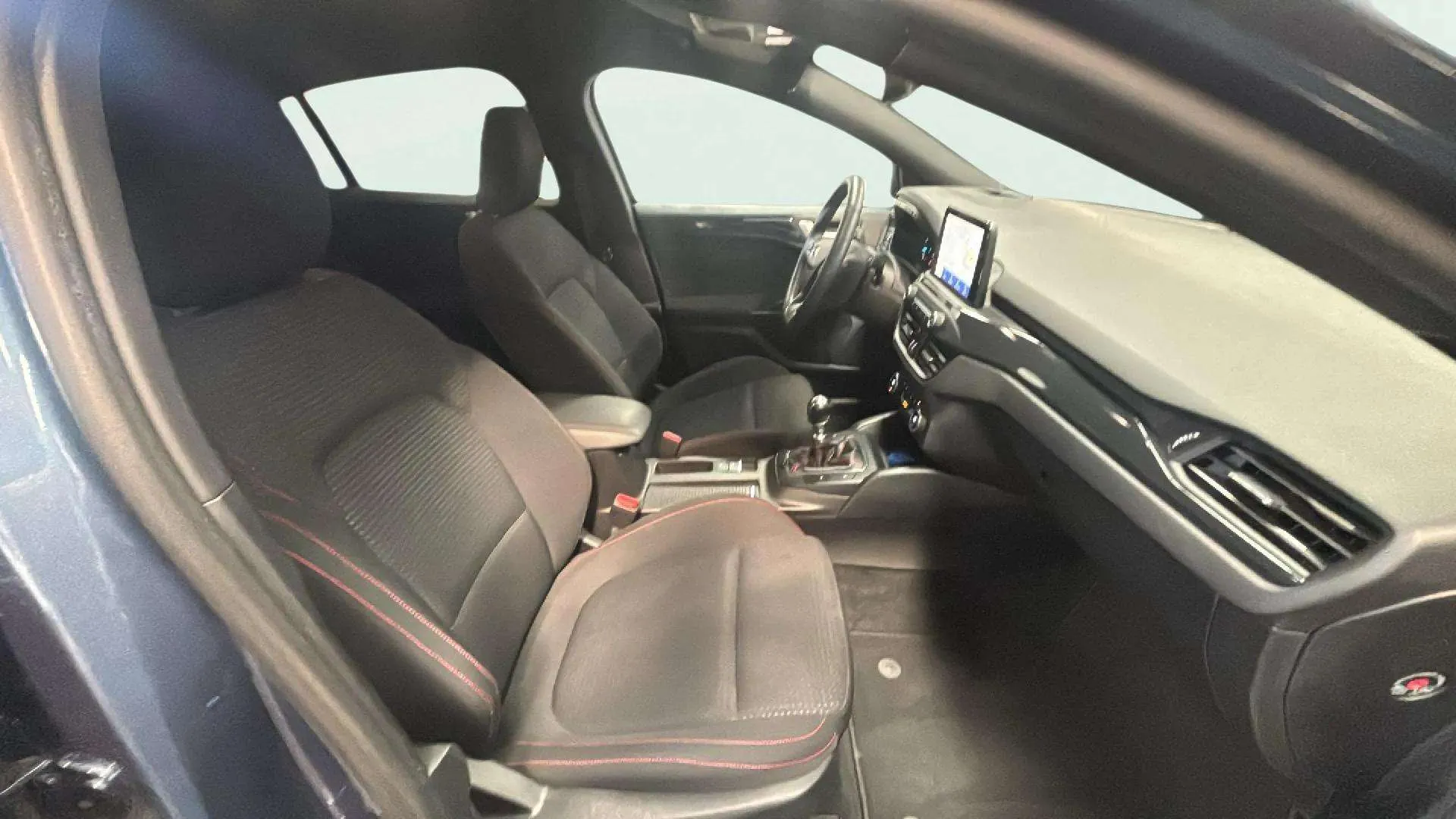 Ford Focus 1.0 EcoBoost ST-Line - foto 15