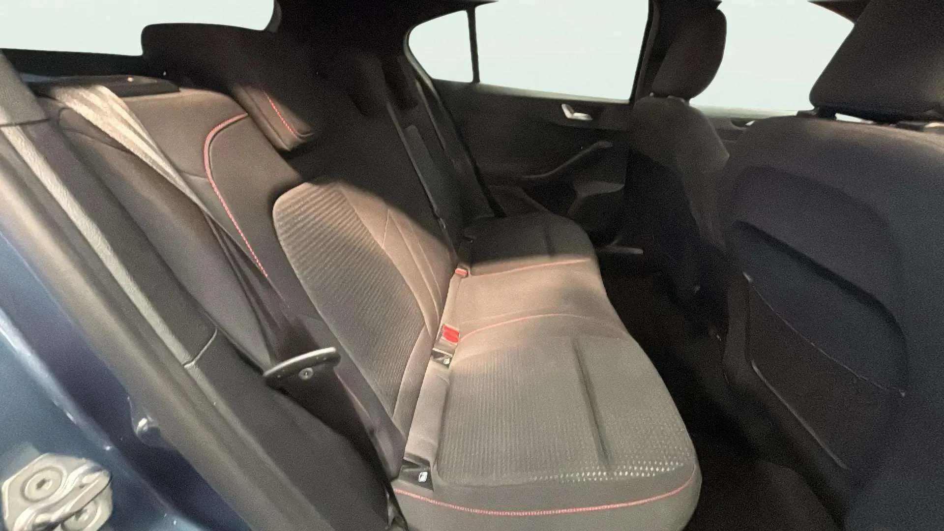 Ford Focus 1.0 EcoBoost ST-Line - foto 16