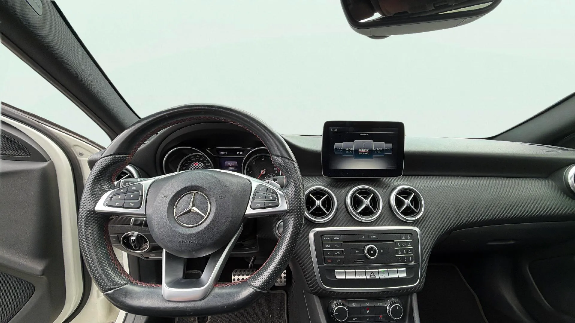 Mercedes-Benz Clase A A 200 d AMG Line - foto 24