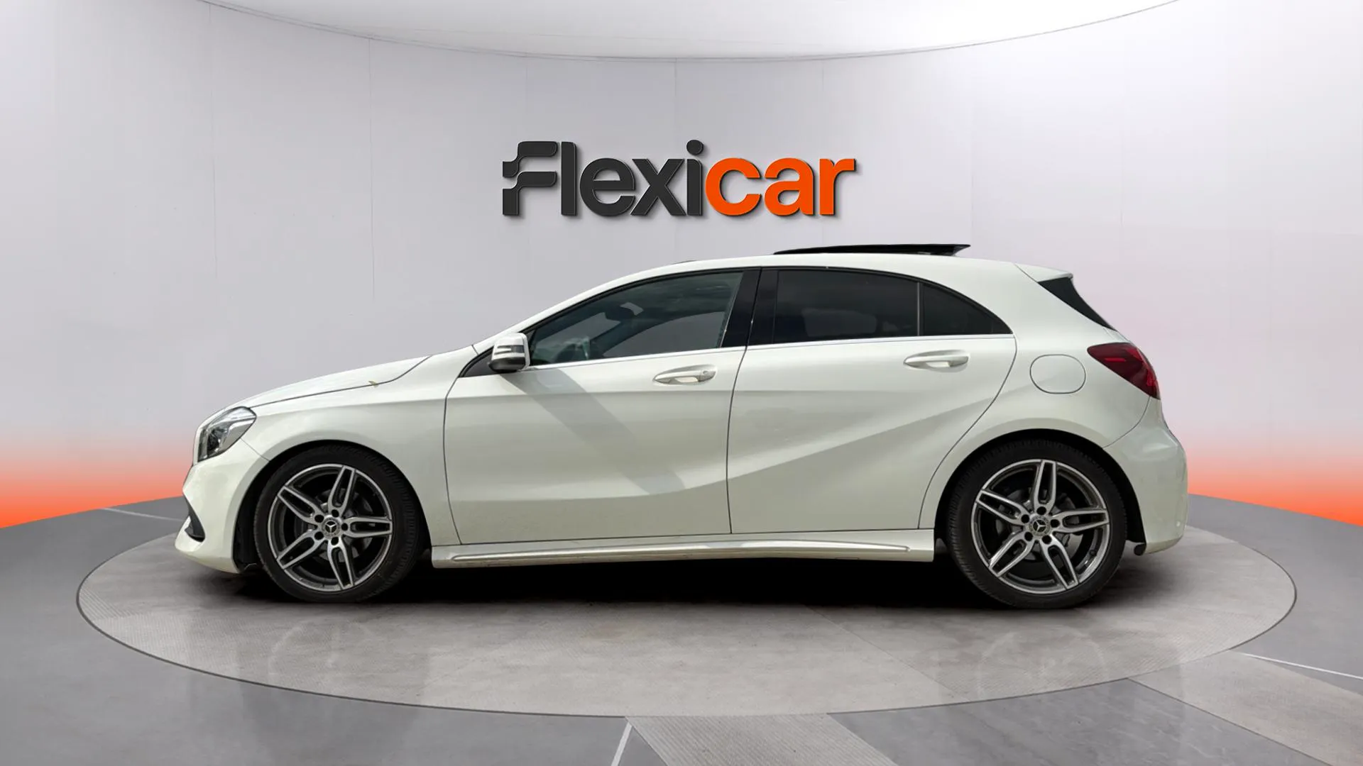 Mercedes-Benz Clase A A 200 d AMG Line - foto 4