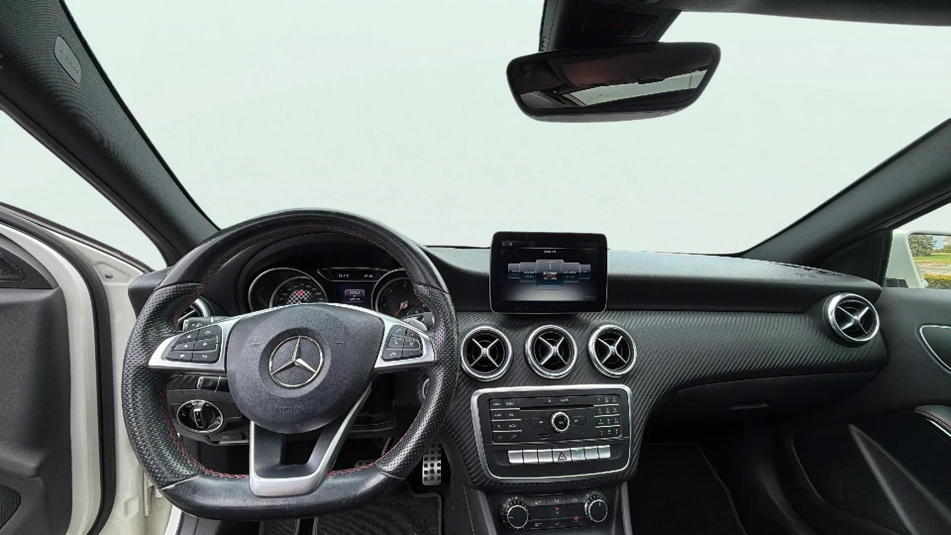 Mercedes-Benz Clase A A 200 d AMG Line - foto 11