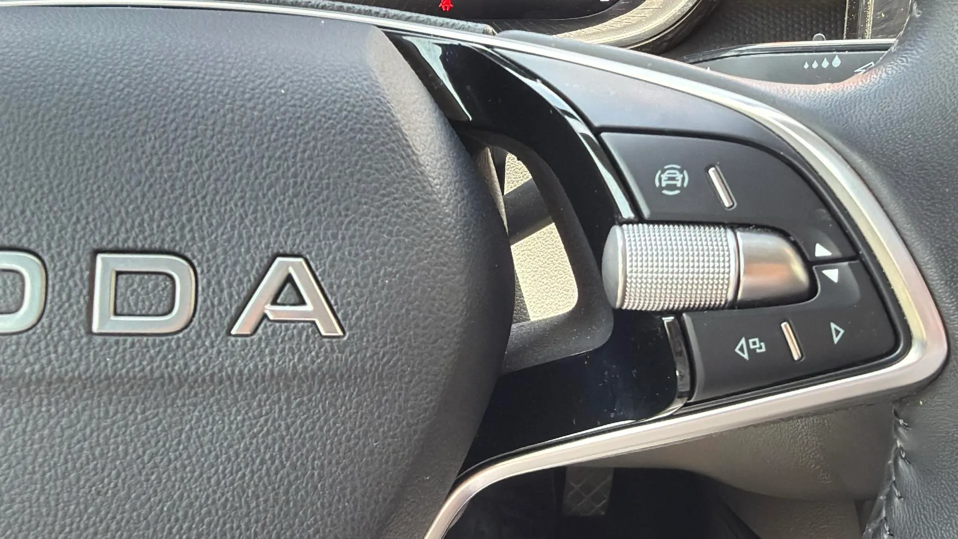 Škoda Fabia 1.0 TSI Selection - foto 19