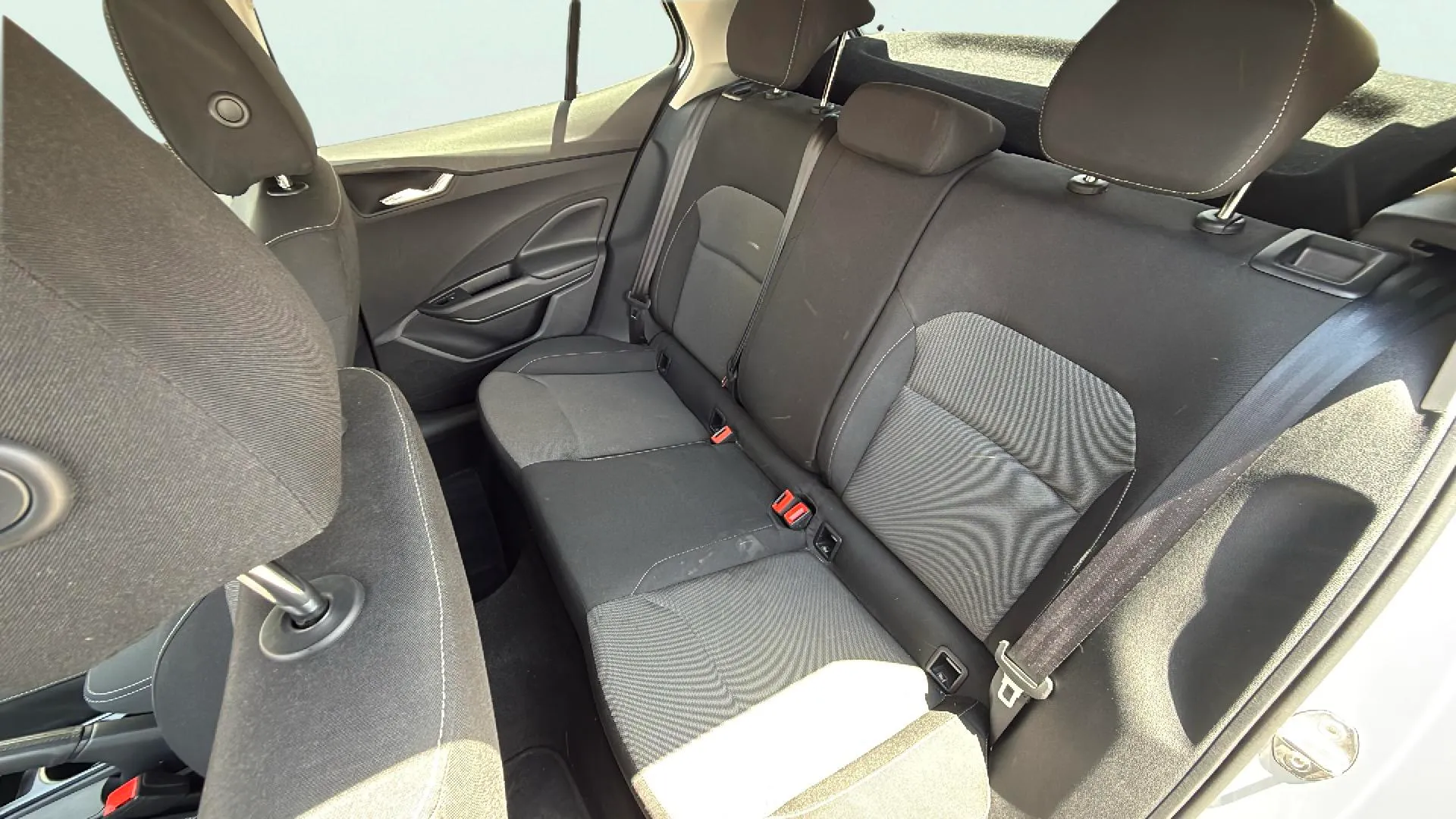 Škoda Fabia 1.0 TSI Selection - foto 20