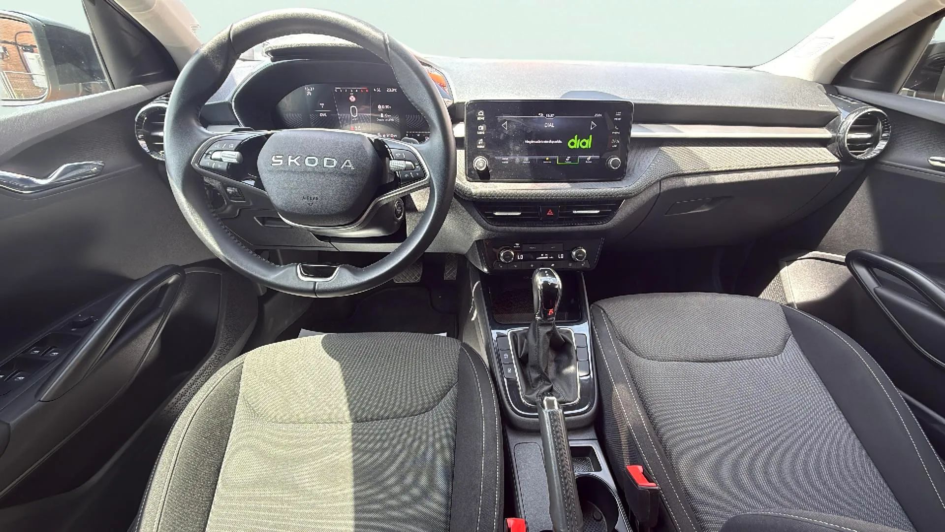 Škoda Fabia 1.0 TSI DSG Selection - foto 10