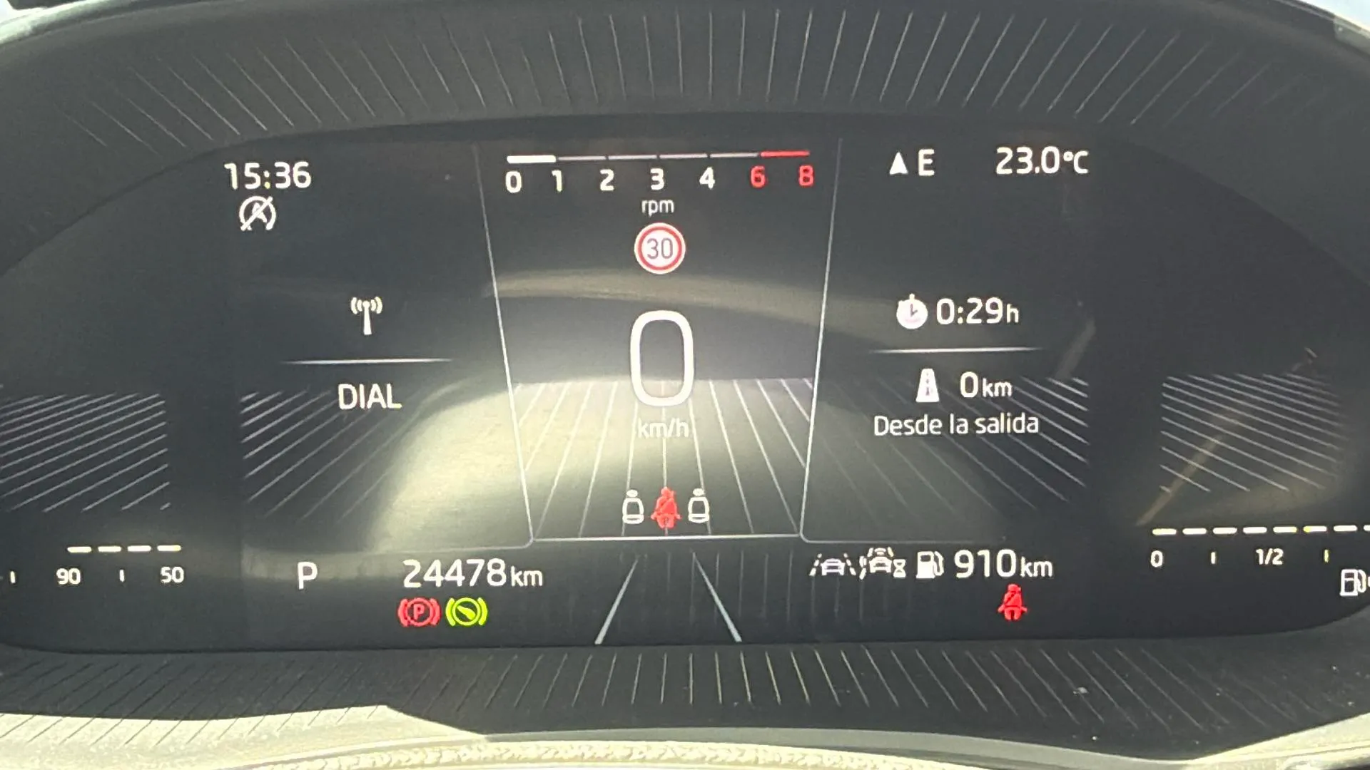 Škoda Fabia 1.0 TSI DSG Selection - foto 17