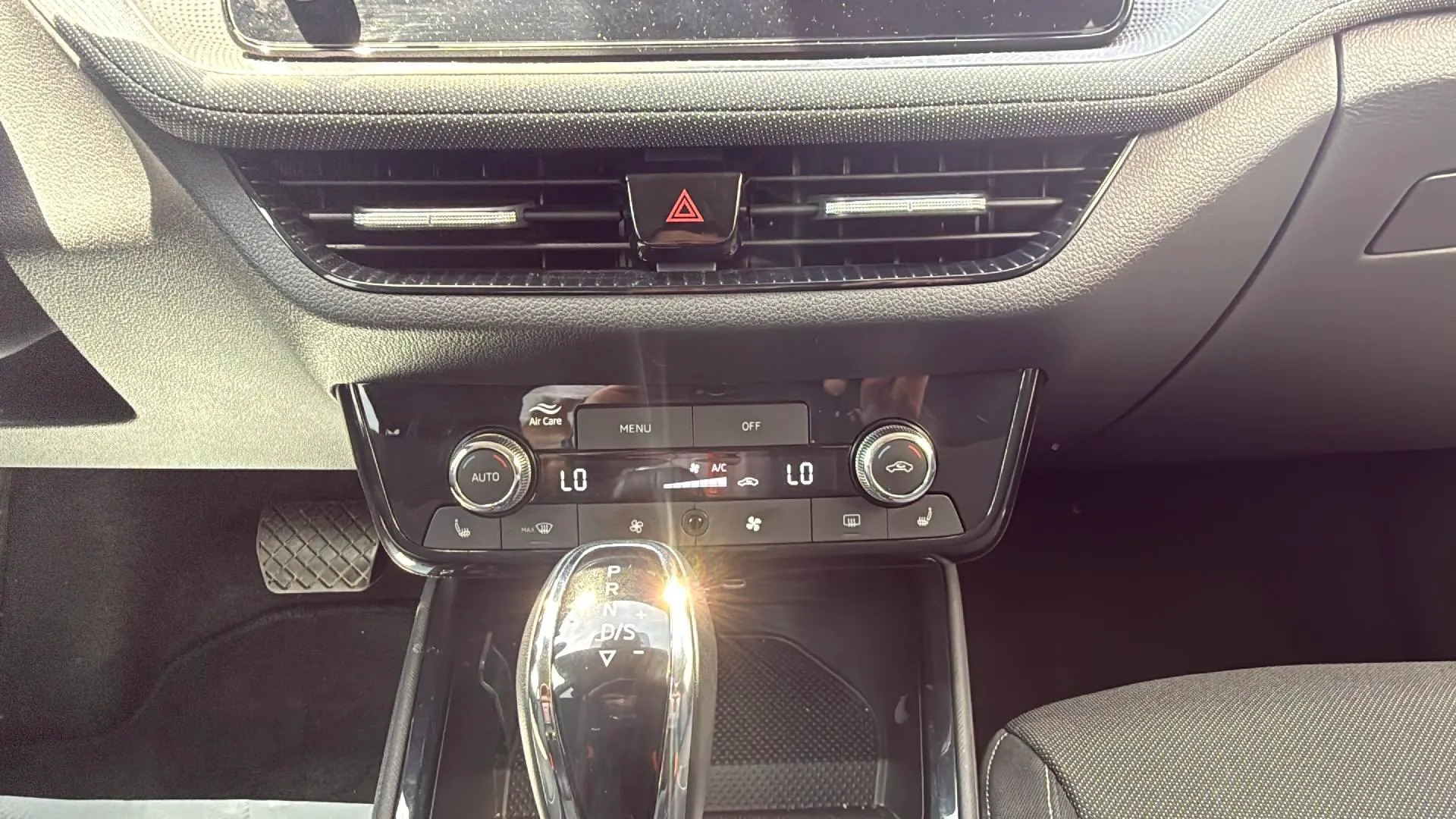 Škoda Fabia 1.0 TSI DSG Selection - foto 14