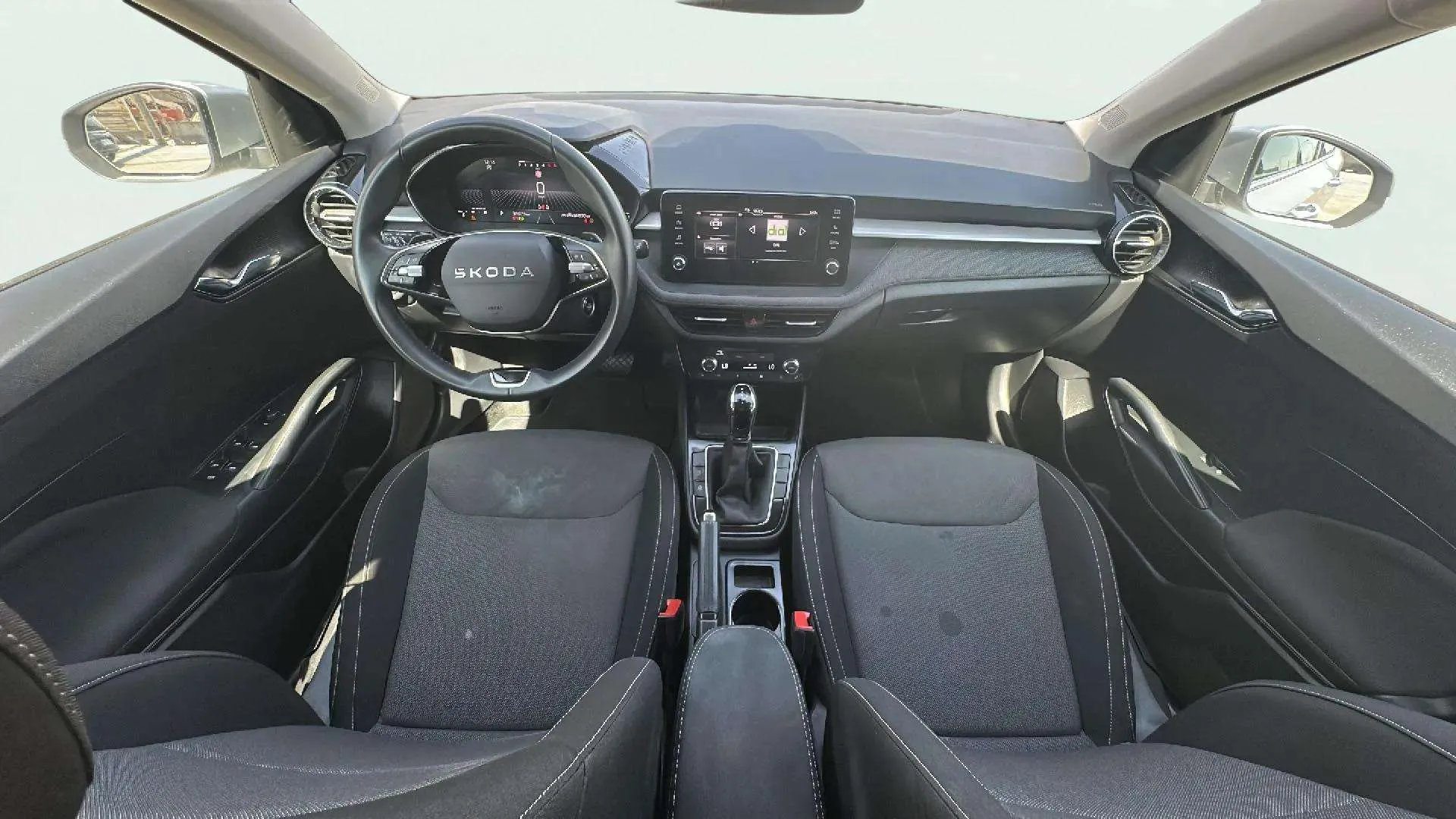 Škoda Fabia 1.0 TSI DSG Selection - foto 10