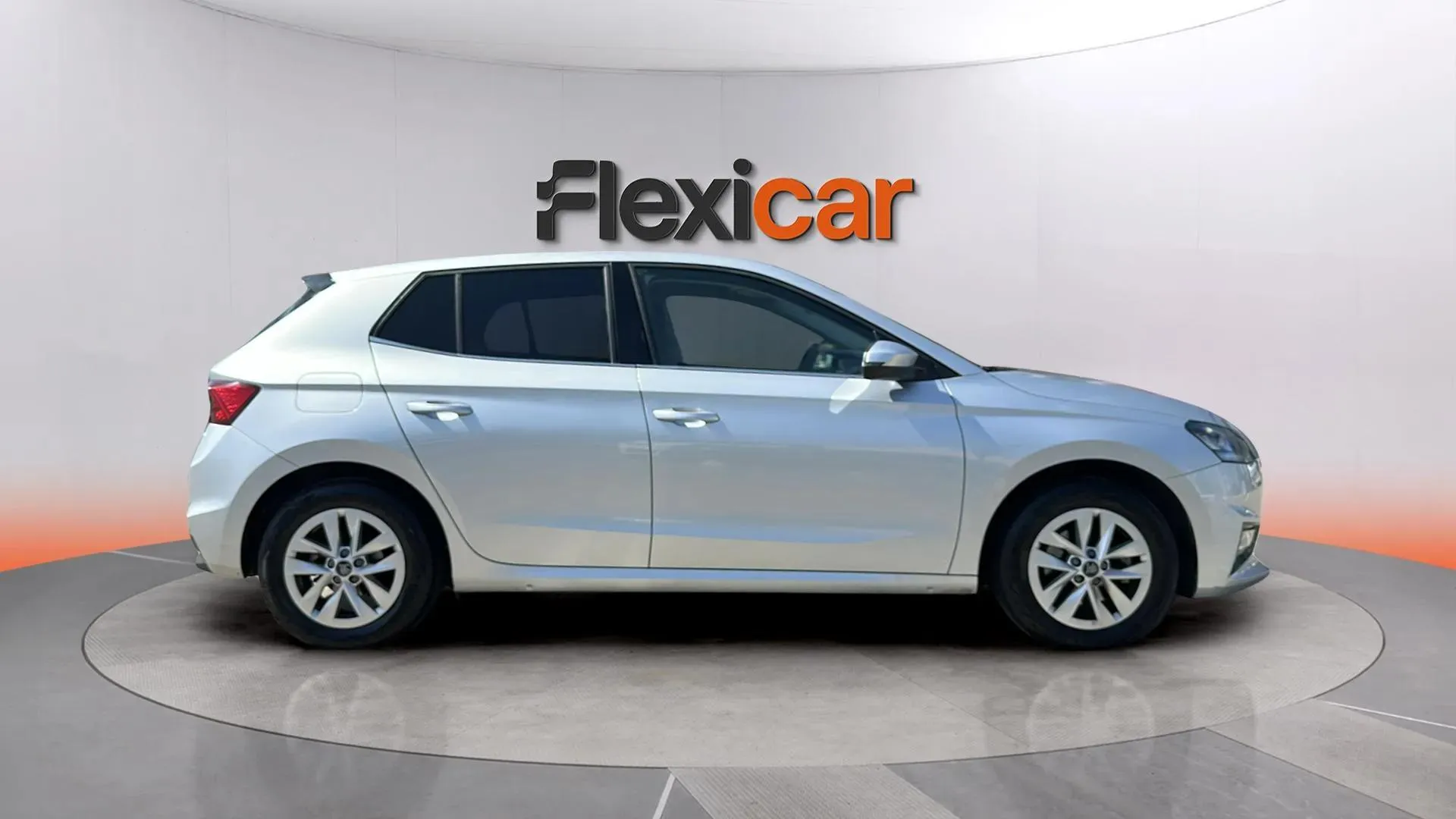 Škoda Fabia 1.0 TSI DSG Selection - foto 8