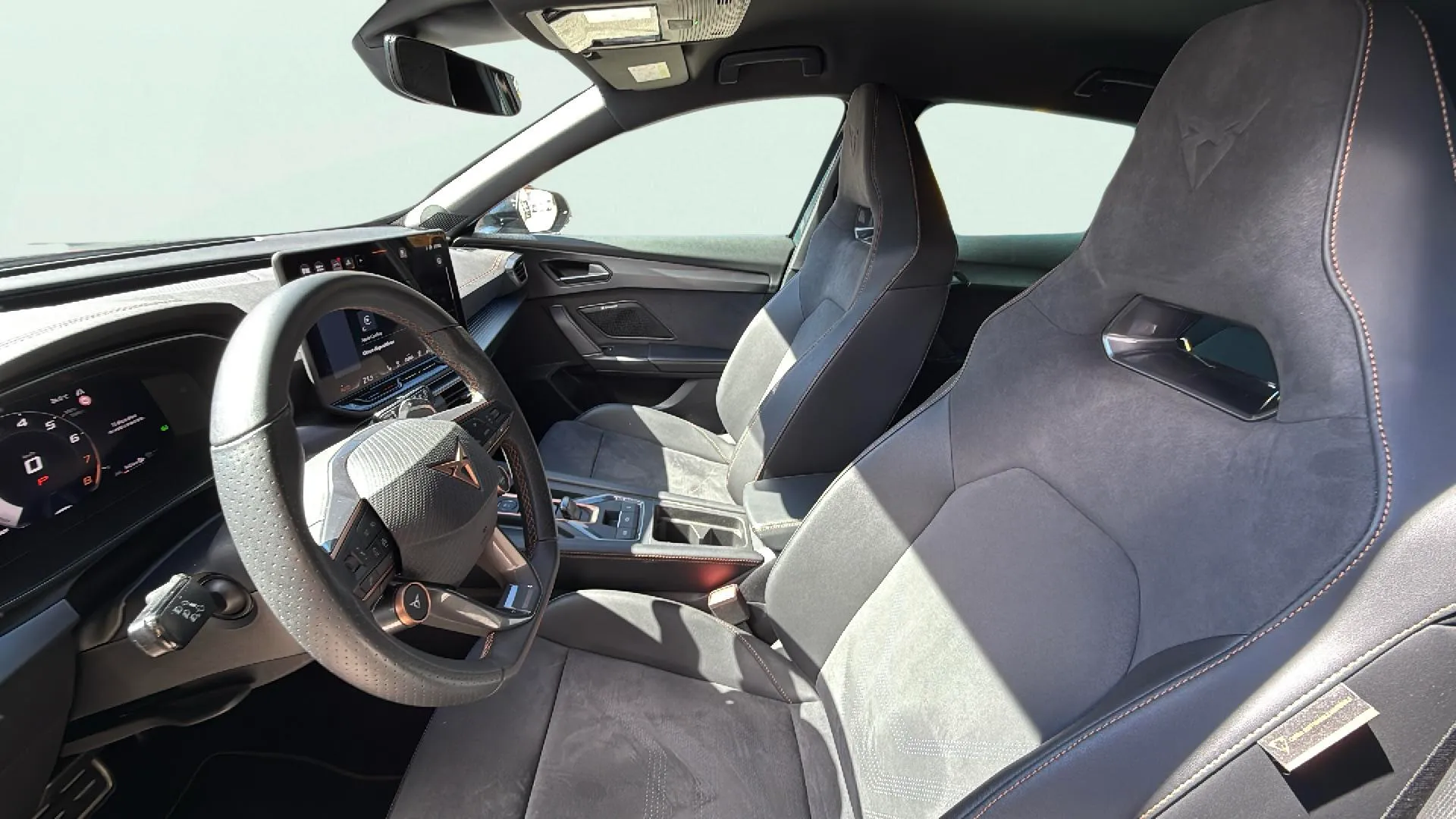 Cupra Formentor 1.5 eTSI Launch Edition DSG - foto 17