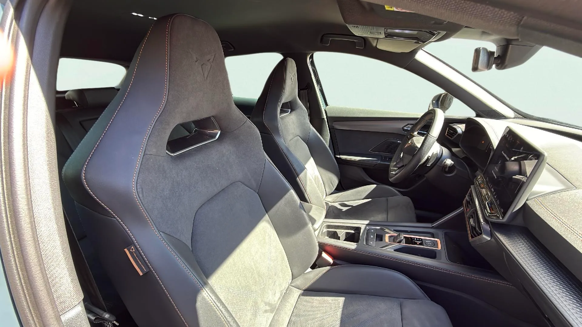 Cupra Formentor 1.5 eTSI Launch Edition DSG - foto 15