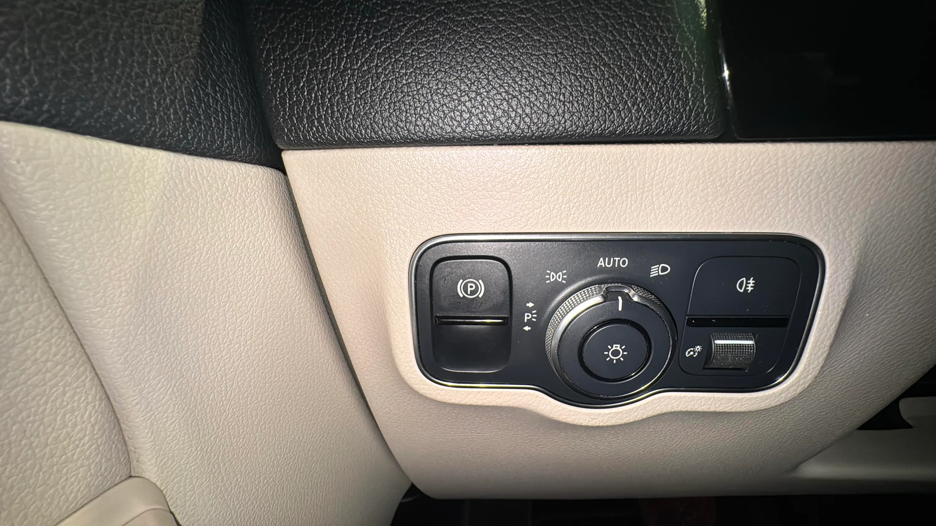 Mercedes-Benz GLA 200 D - foto 27