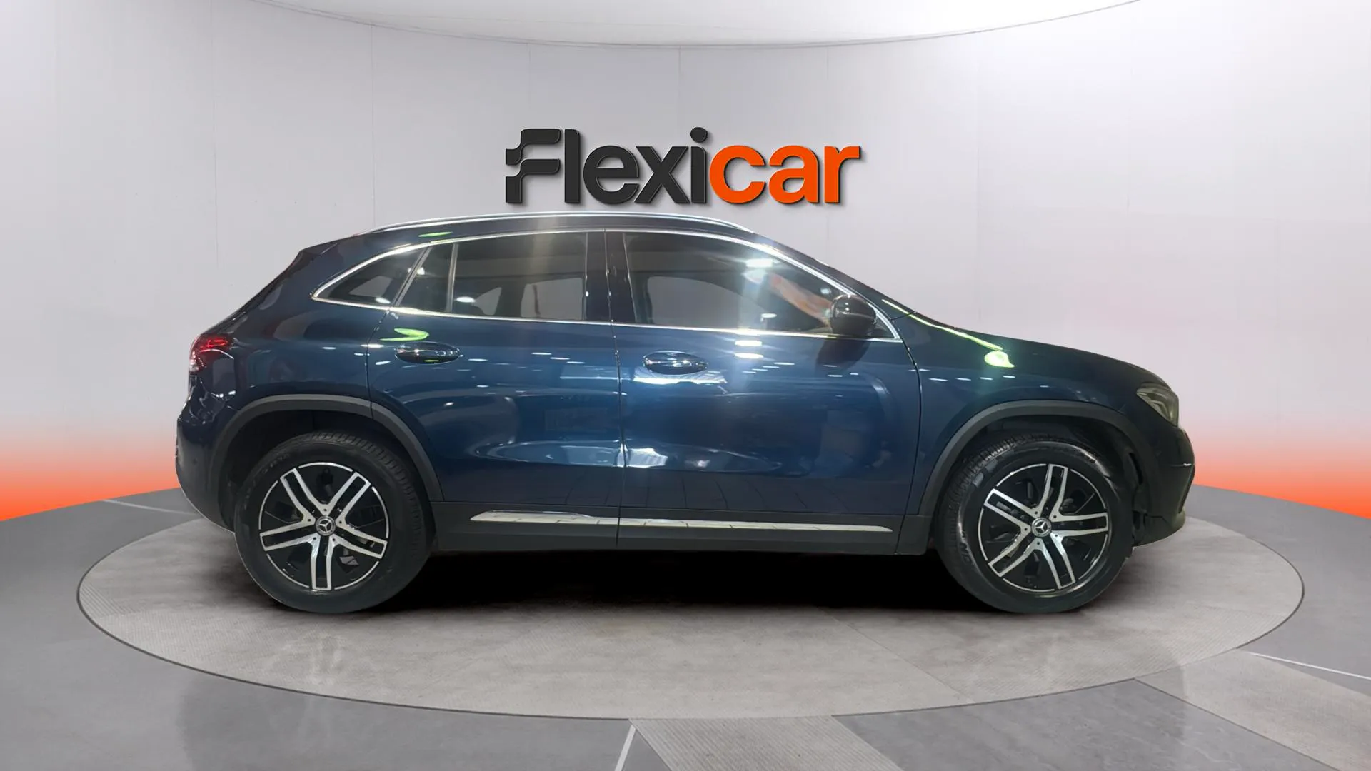 Mercedes-Benz GLA 200 D - foto 8