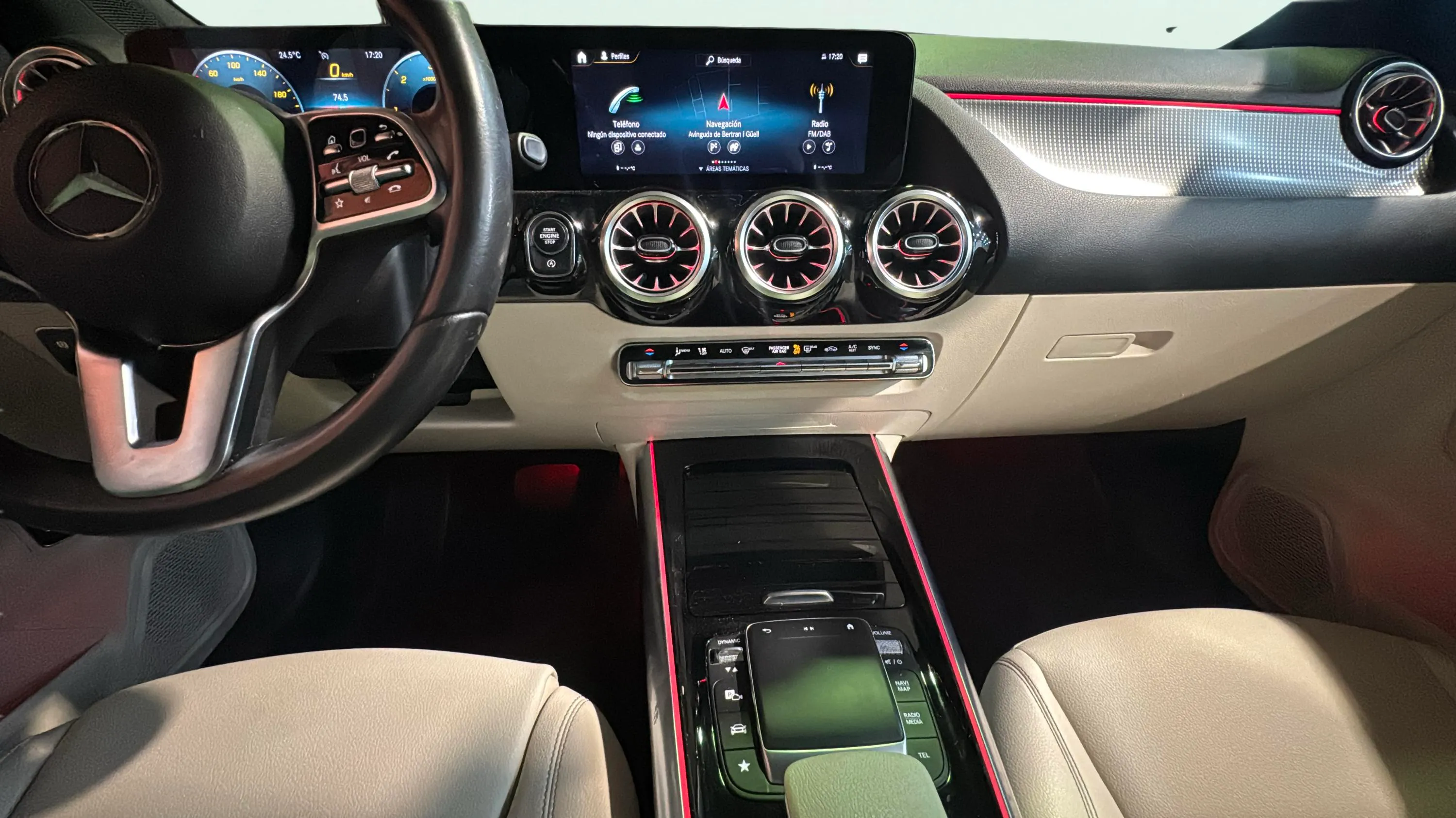 Mercedes-Benz GLA 200 D - foto 13