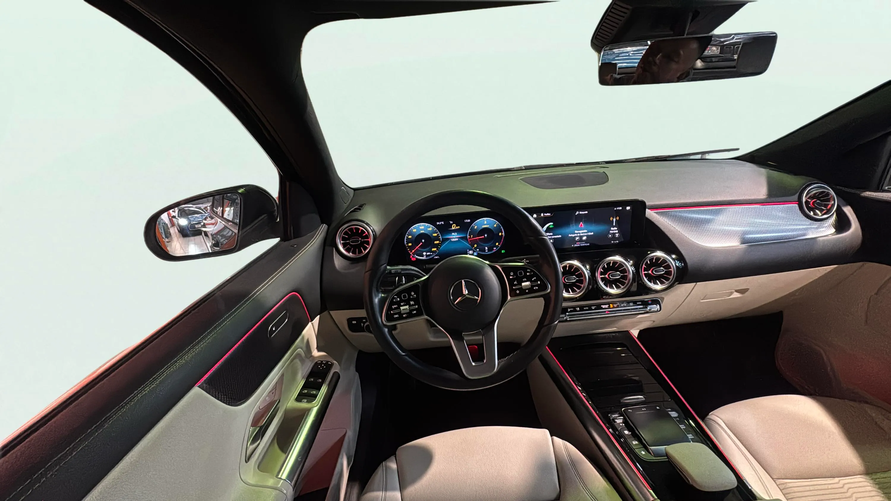 Mercedes-Benz GLA 200 D - foto 14