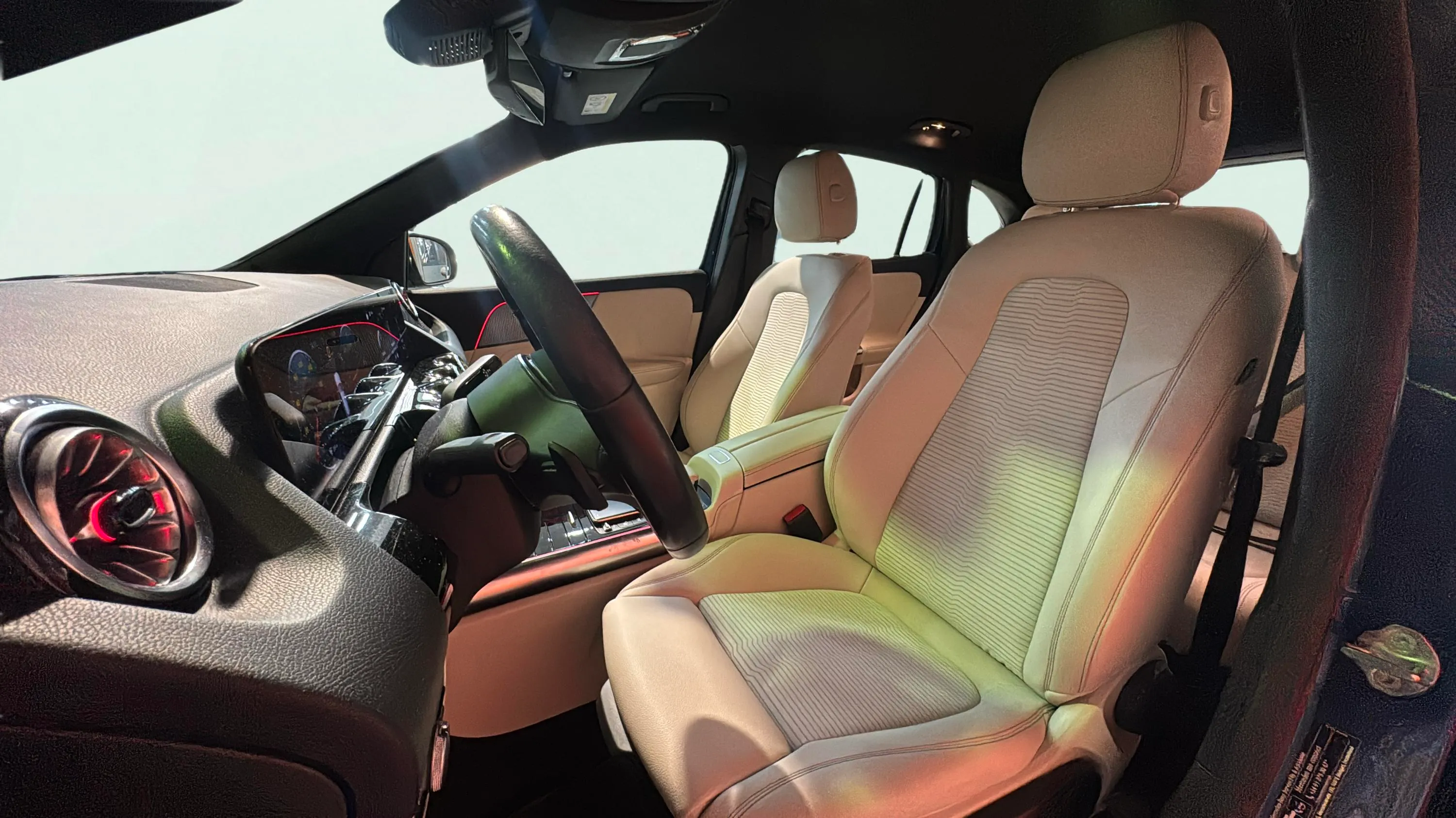Mercedes-Benz GLA 200 D - foto 22