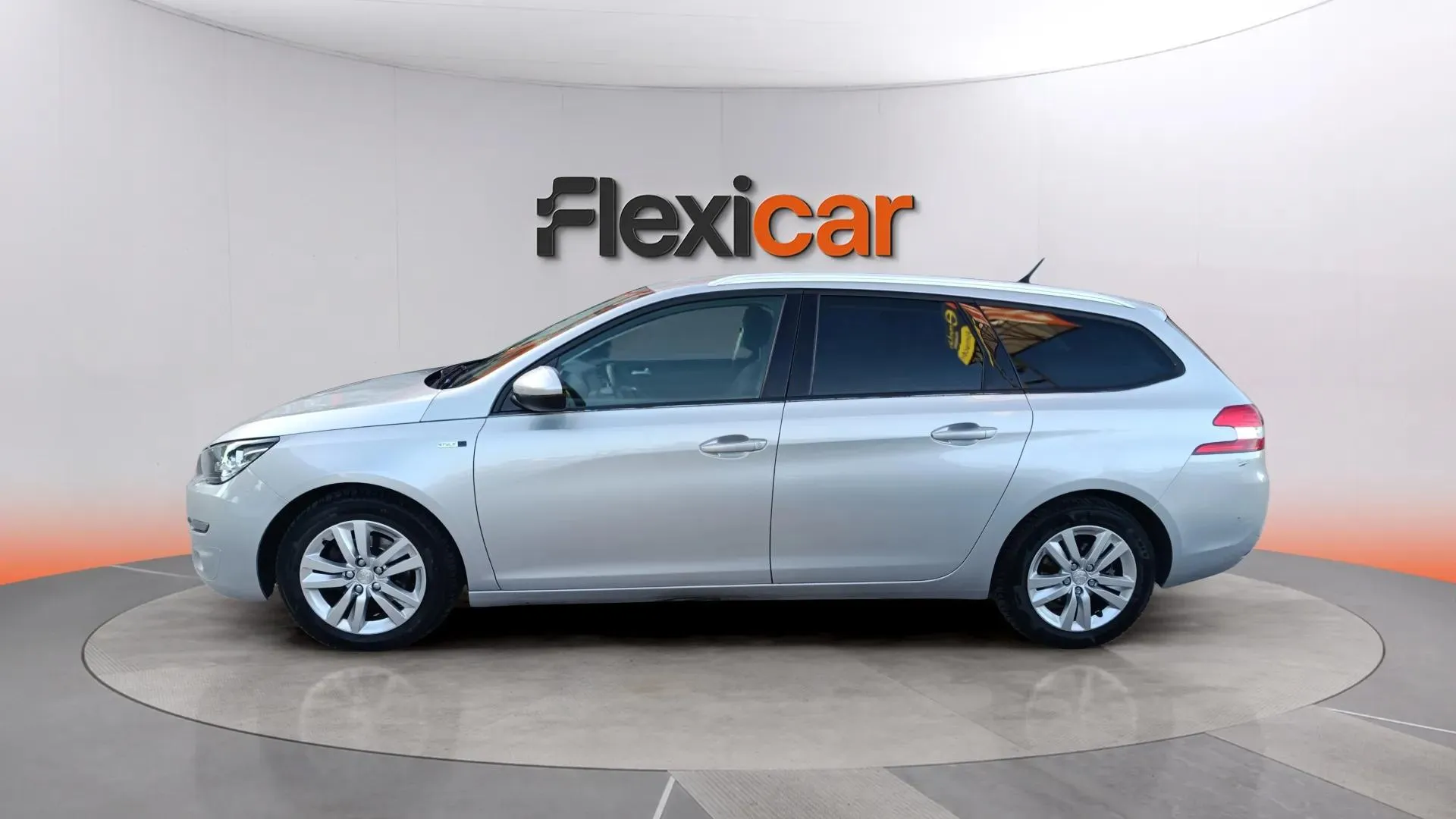 Peugeot 308 SW Access 1.2 PureTech 110 - foto 8
