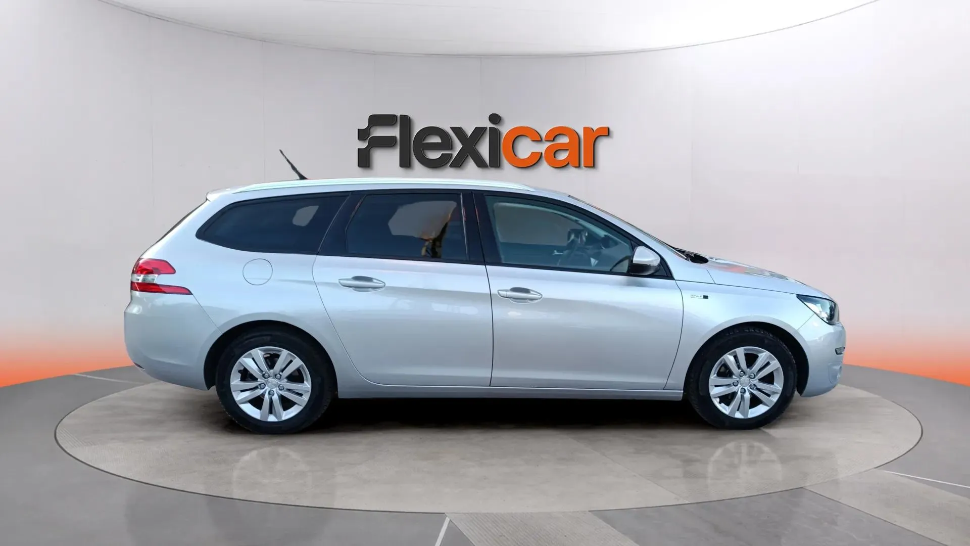 Peugeot 308 SW Access 1.2 PureTech 110 - foto 7
