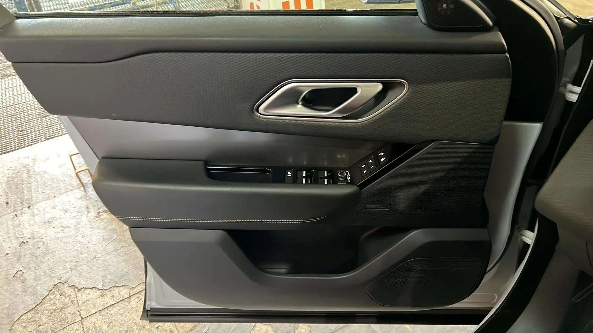Land Rover Range Rover Velar 2.0 D180 4WD - foto 14