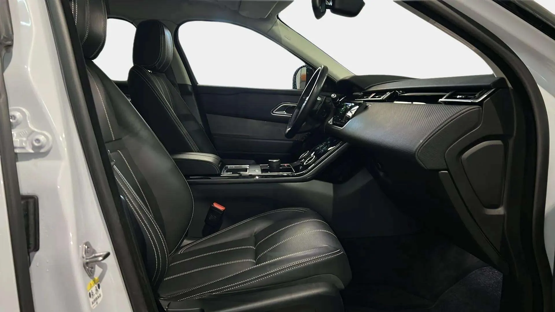 Land Rover Range Rover Velar 2.0 D180 4WD - foto 17