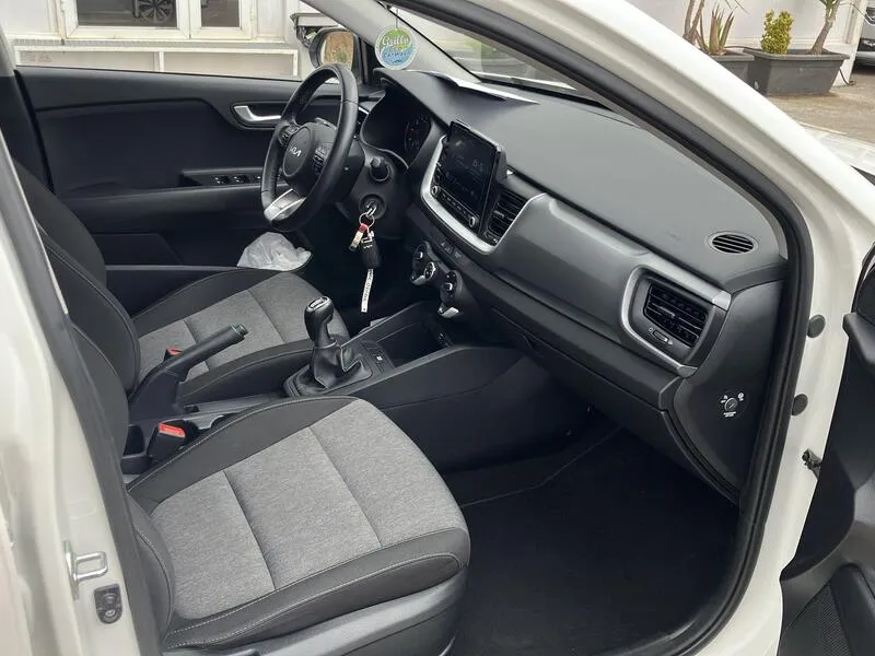 Kia Stonic 1.0 T-GDi MHEV iMT Concept - foto 32