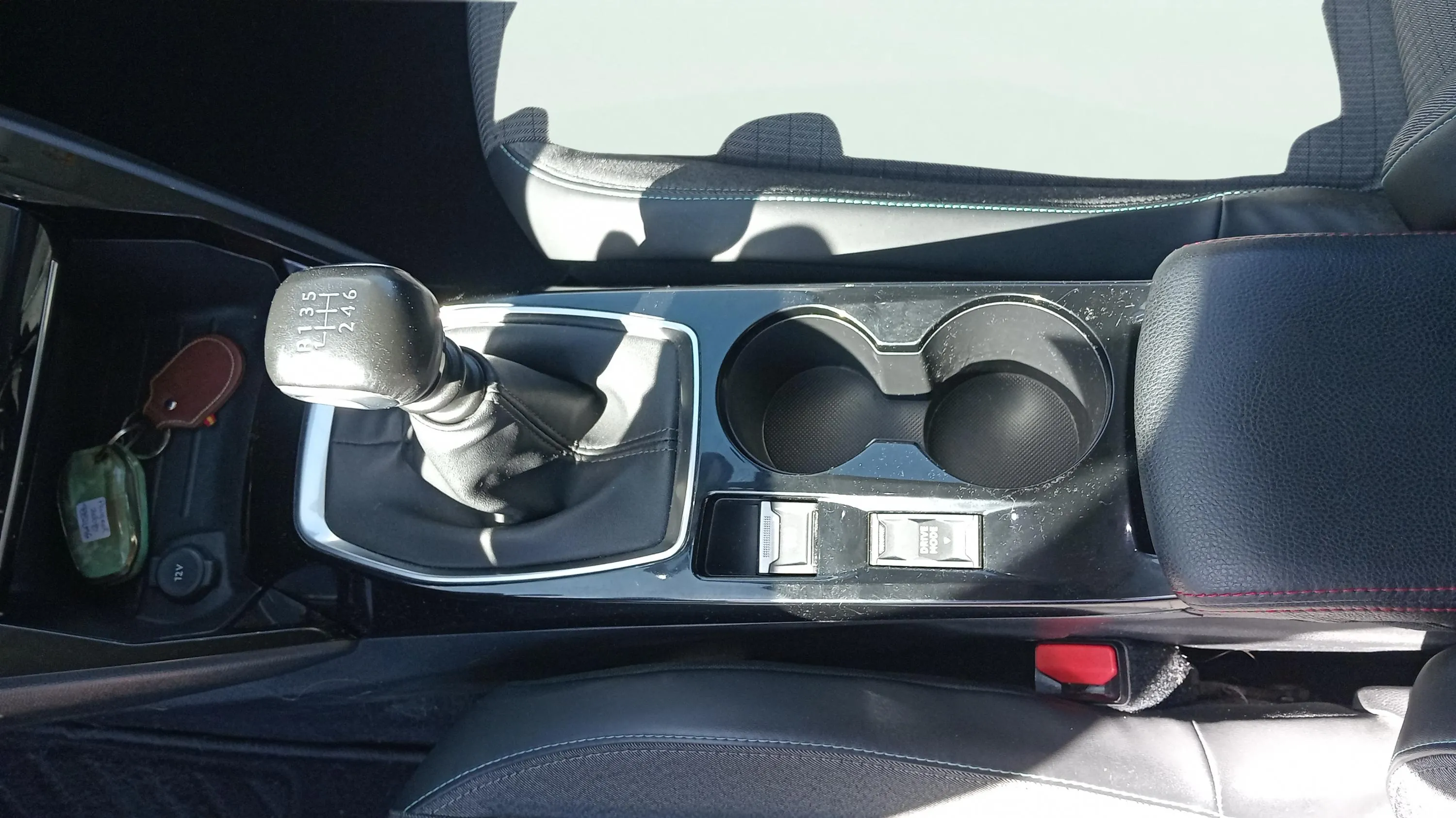 Peugeot 2008 Allure Pack PureTech 130 BVM6 - foto 23