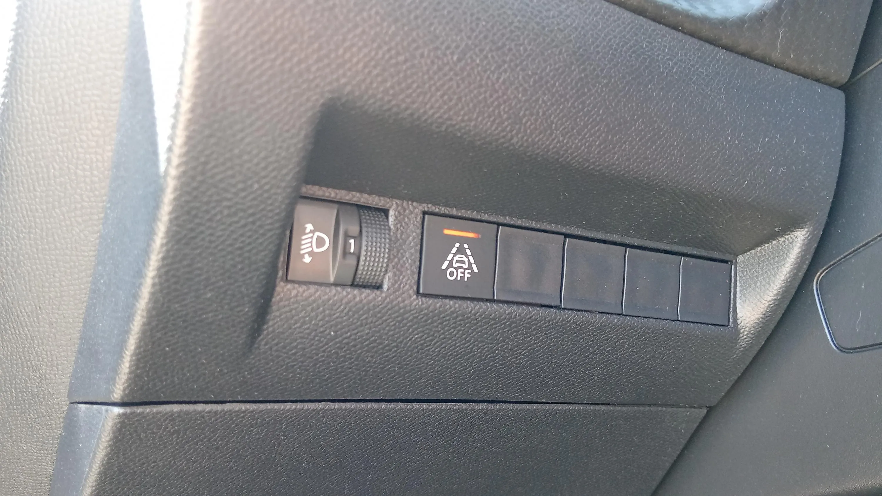 Peugeot 2008 Allure Pack PureTech 130 BVM6 - foto 20