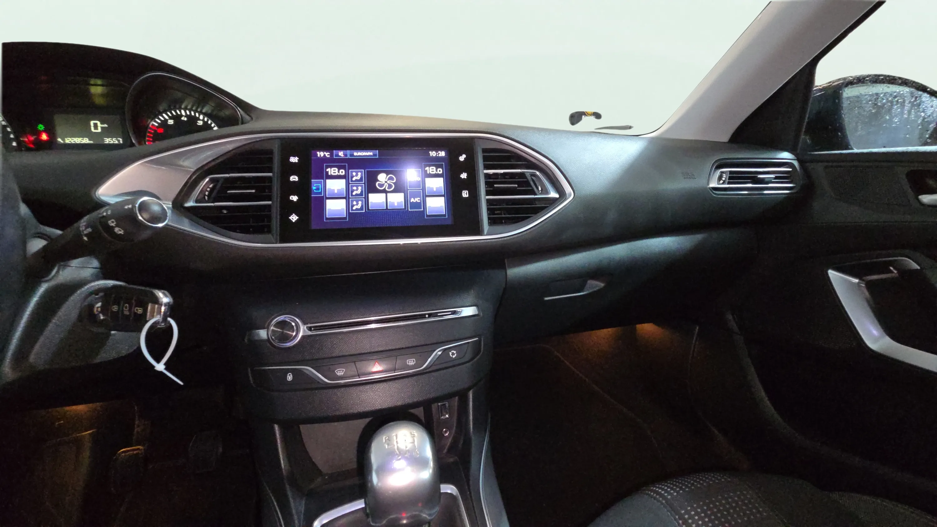 Peugeot 308 Allure 1.2 PureTech - foto 12