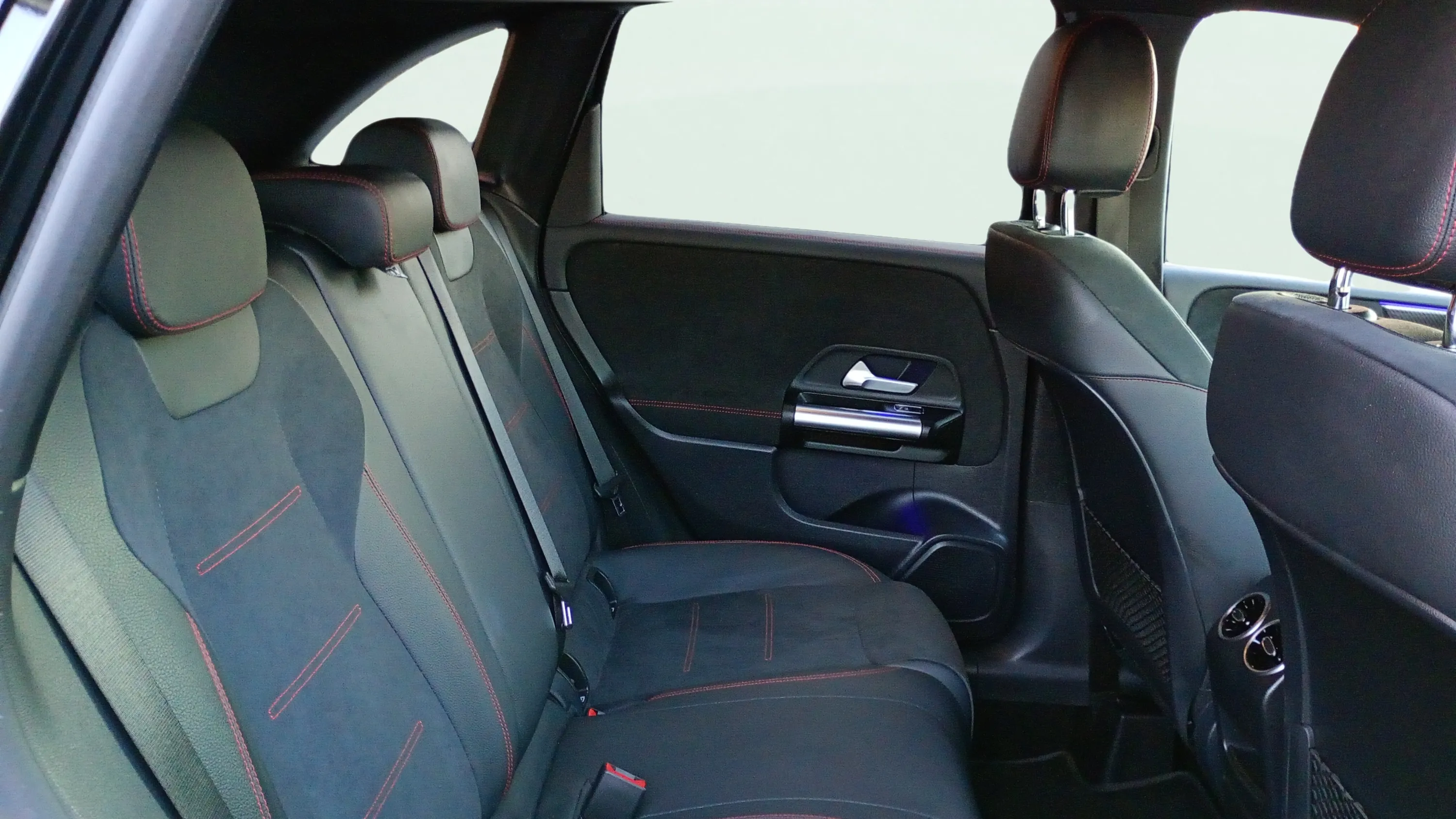 Mercedes-Benz Clase B B 200 d - foto 14